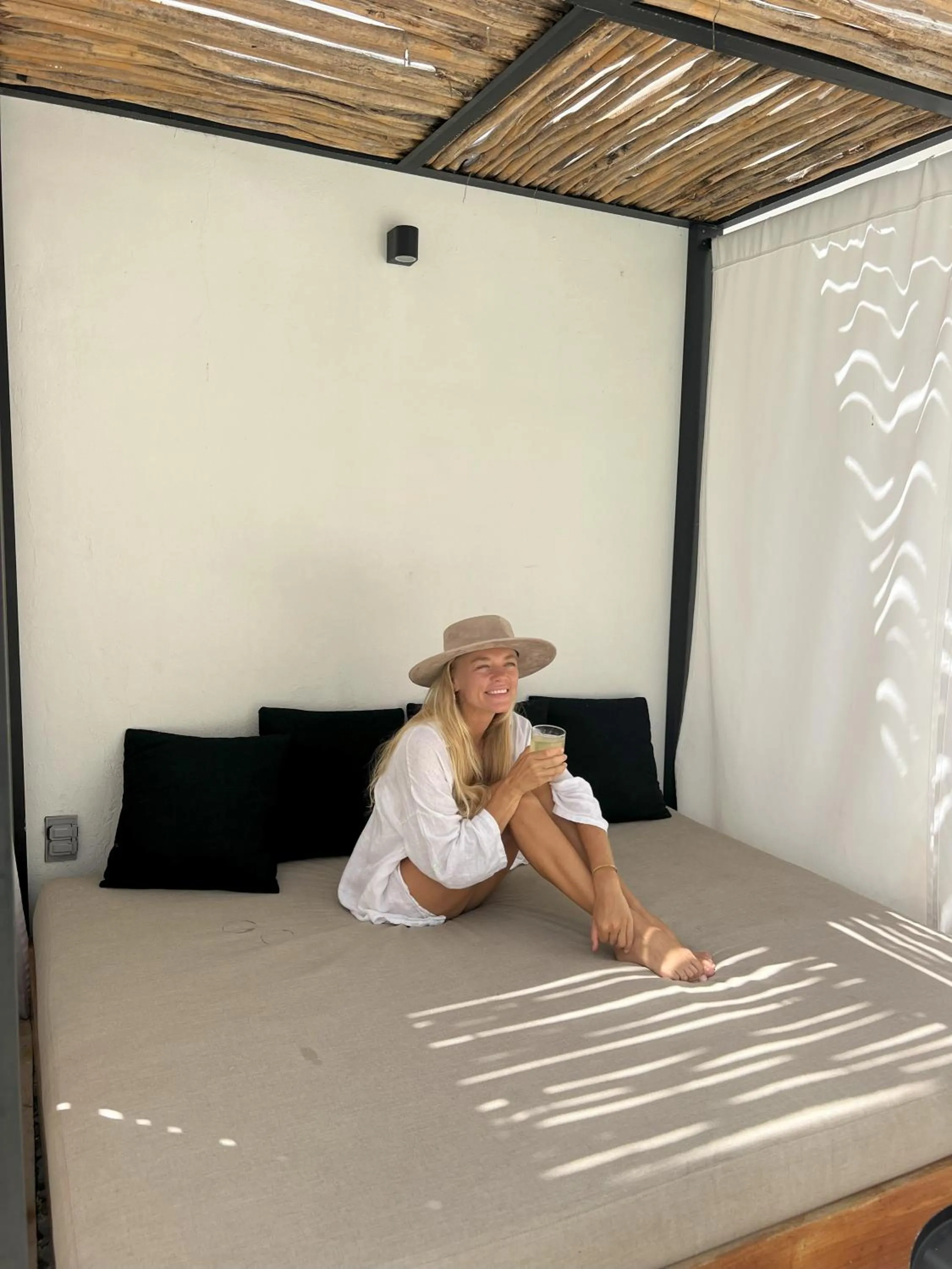 Patio, Bed in Hotel Aalada Playa del Carmen