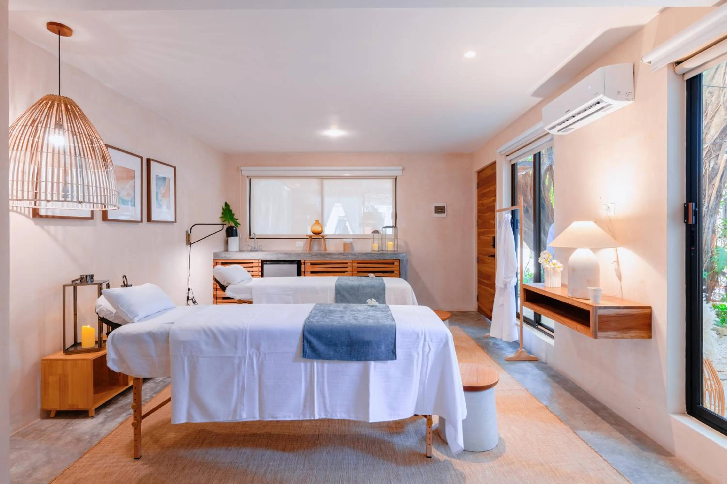 Massage, Bed in Malish Hotel & Spa Luxury Edition