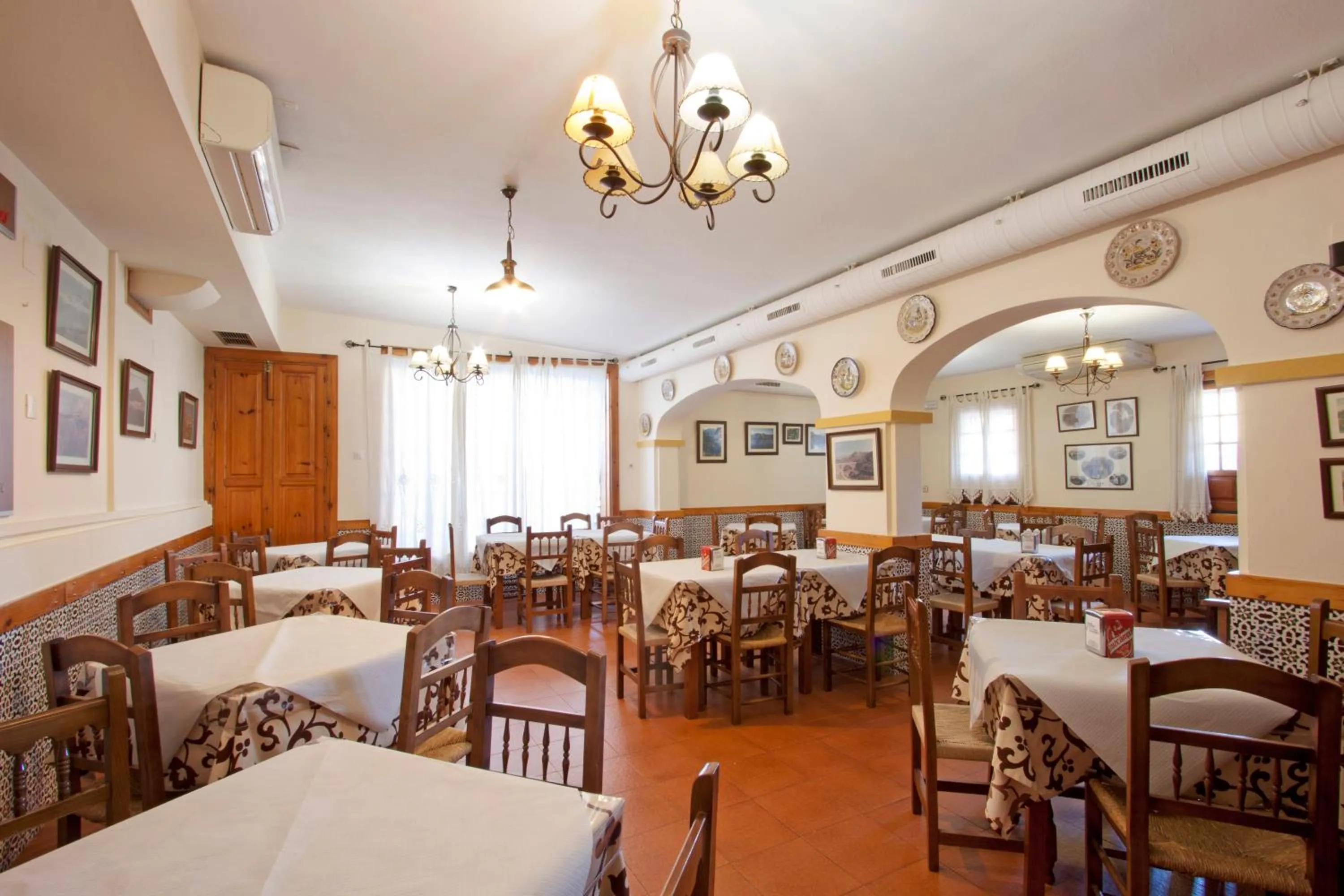 Restaurant/places to eat in Hostal El Cortijo