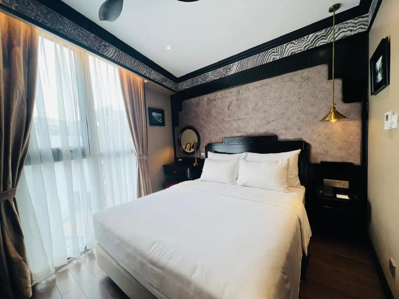 Bed in Hotel du Monde Classic