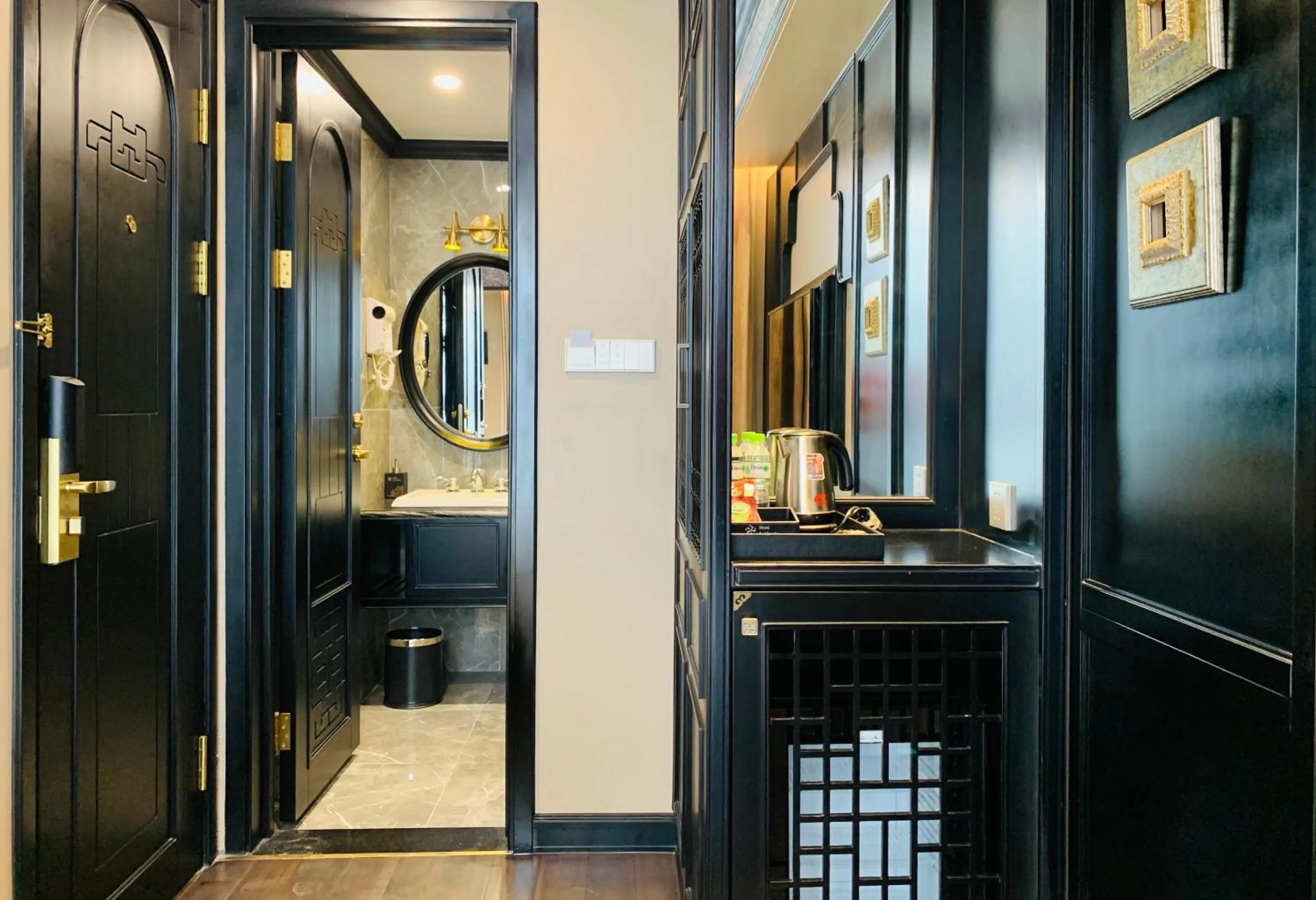 minibar in Hotel du Monde Classic