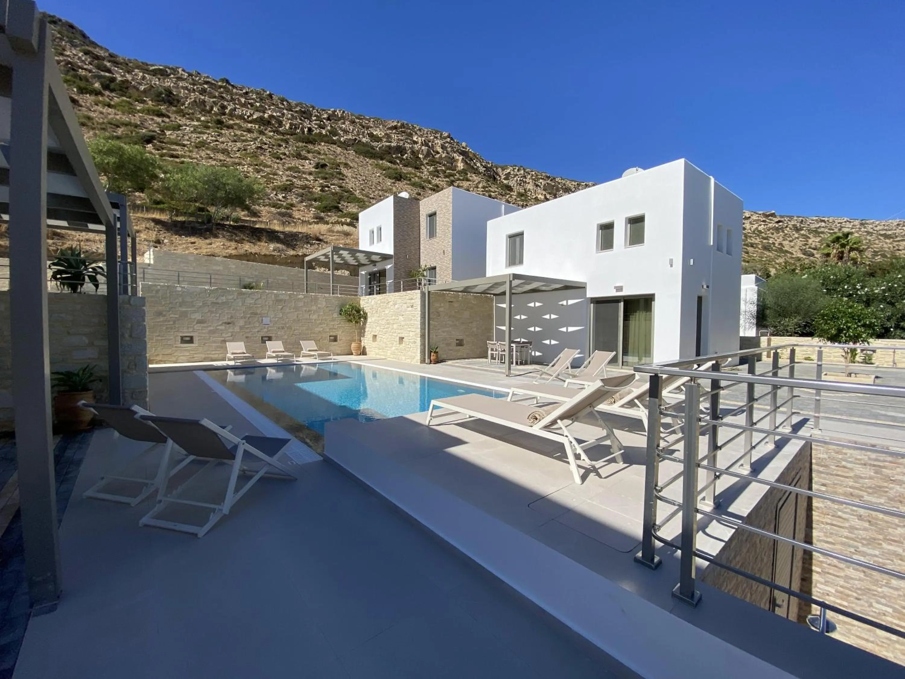 Swimming pool in Matala Prime Villas