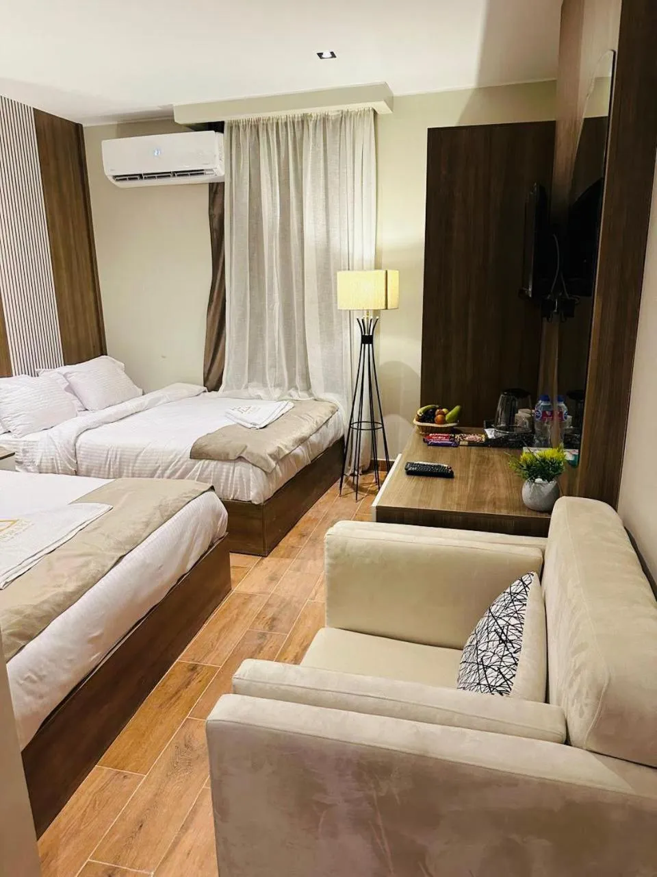 Bed in PANORAMA view pyramids