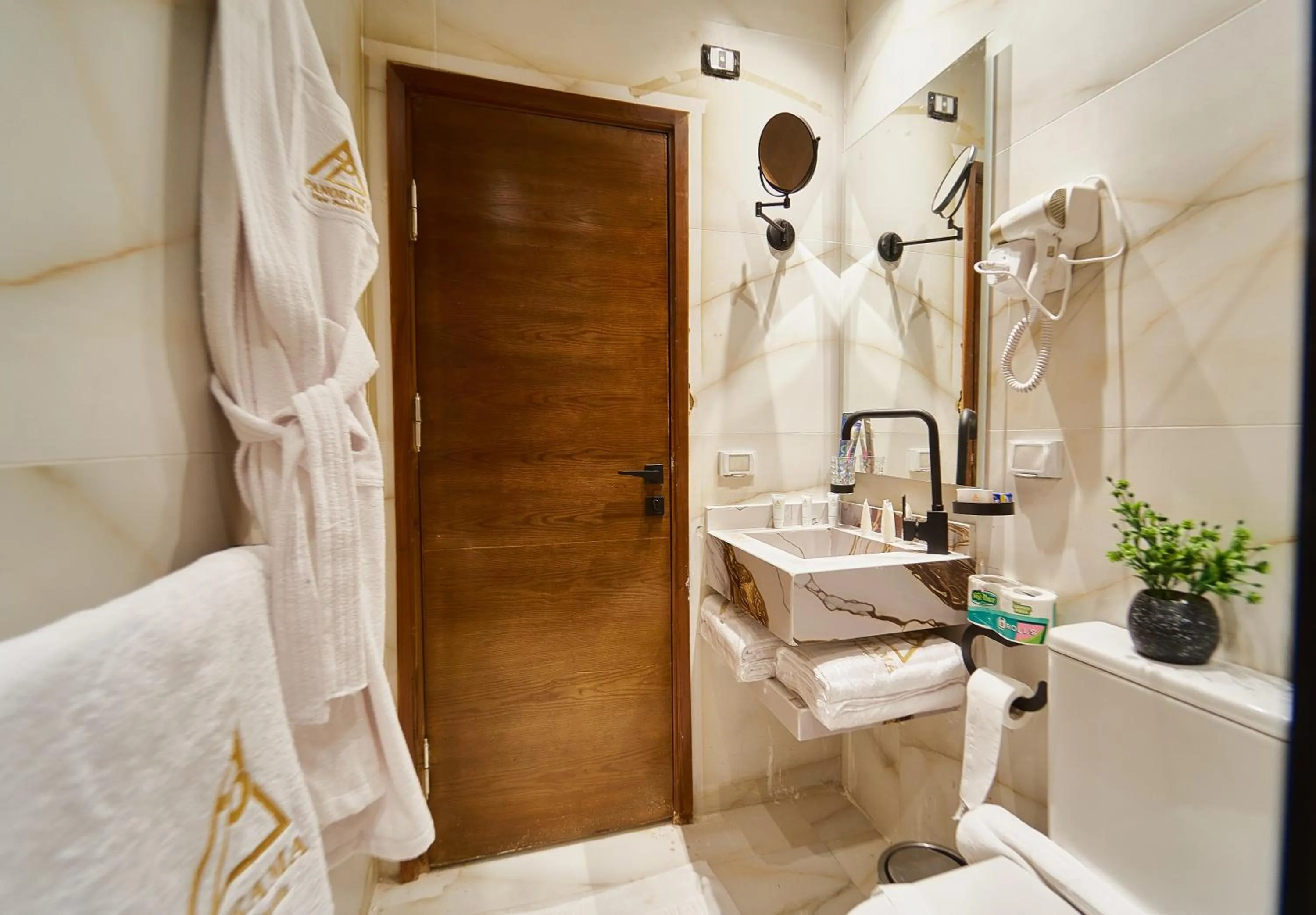 PANORAMA view pyramids