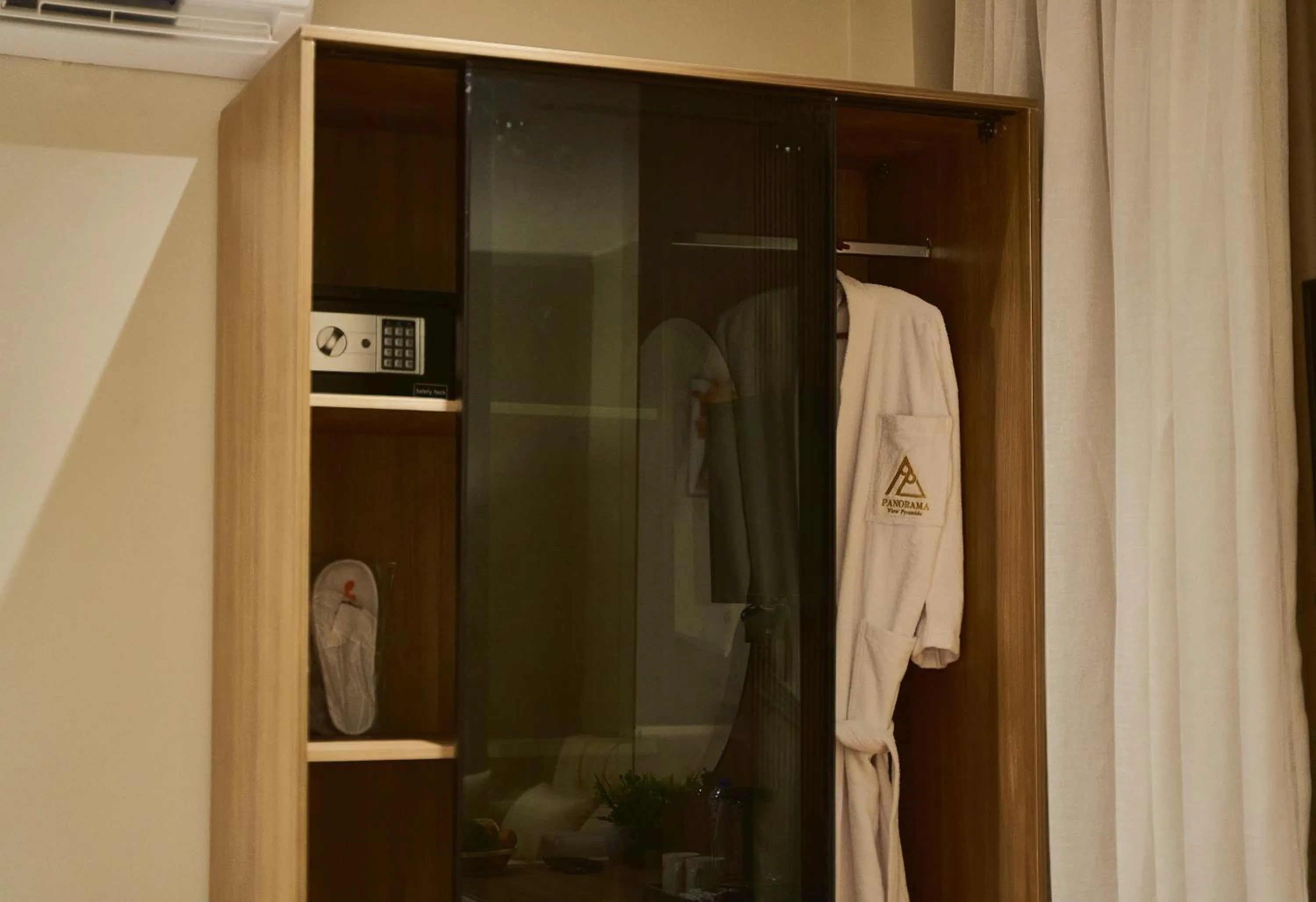 wardrobe in PANORAMA view pyramids