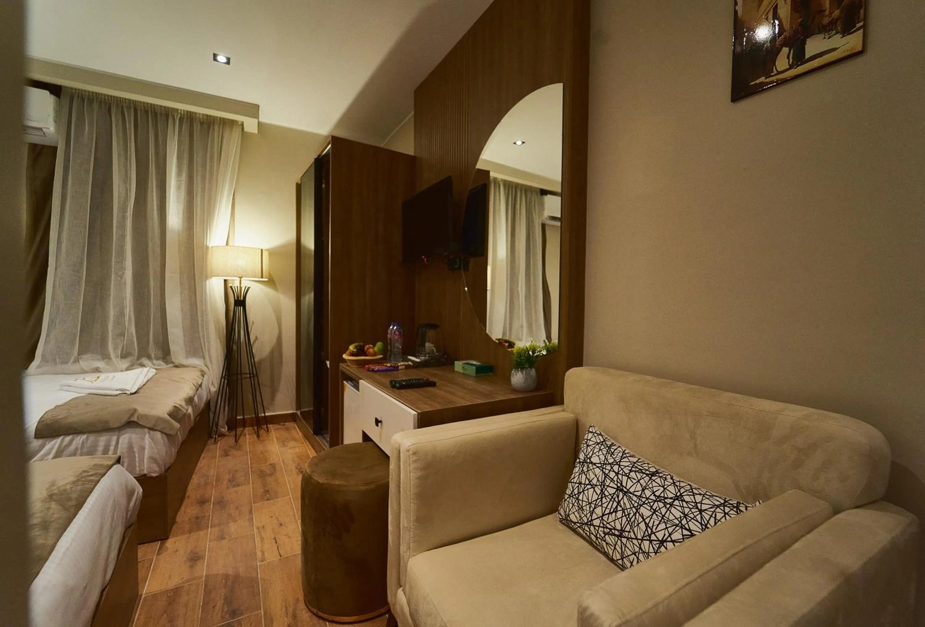 Bed in PANORAMA view pyramids