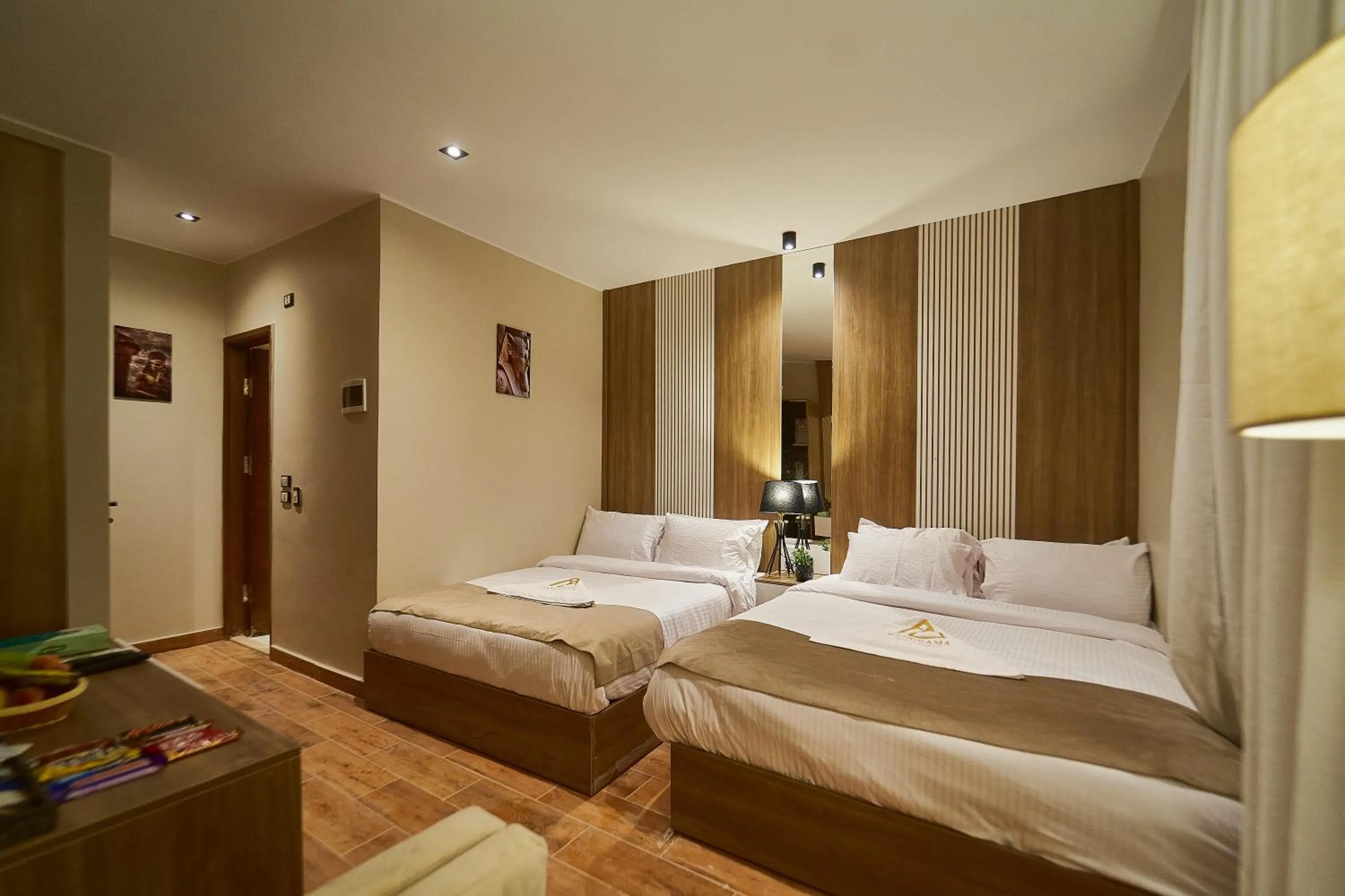 Bedroom, Bed in PANORAMA view pyramids