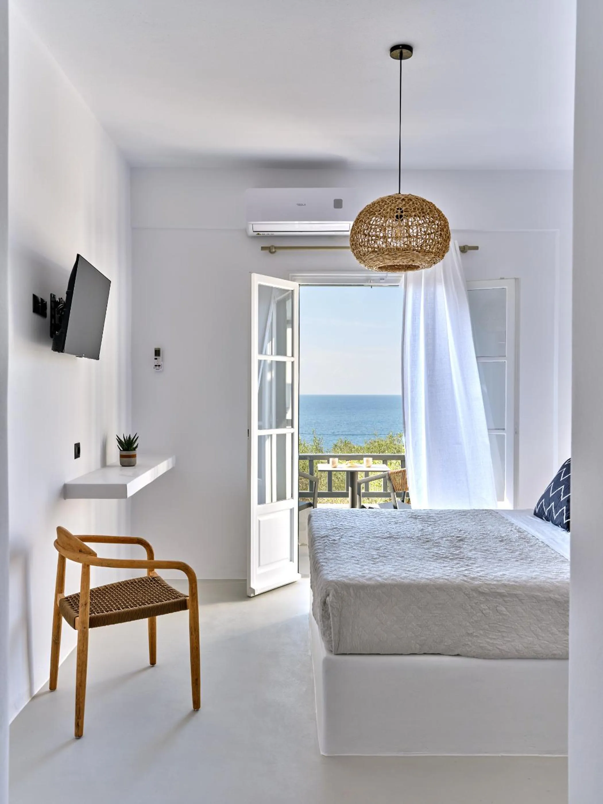 Bed in Paros Five Senses