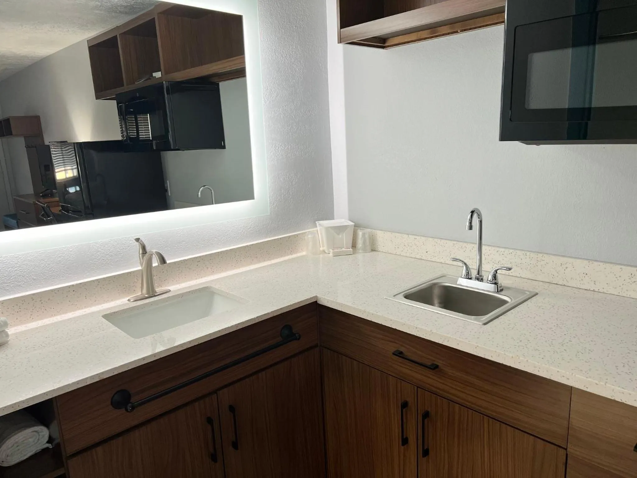 Bedroom in HomeTowne Studios by Red Roof Georgetown, KY