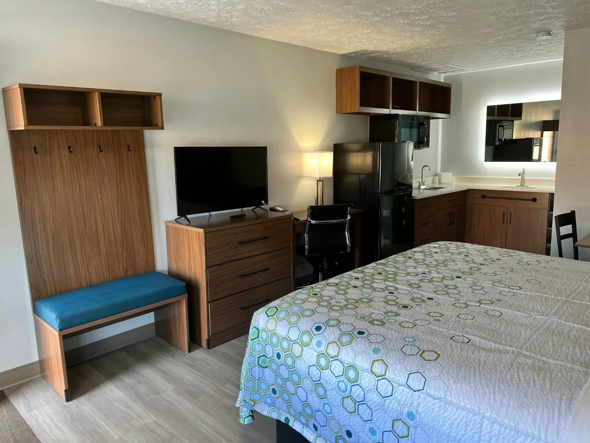 Photo of the whole room, Bed in HomeTowne Studios by Red Roof Georgetown, KY