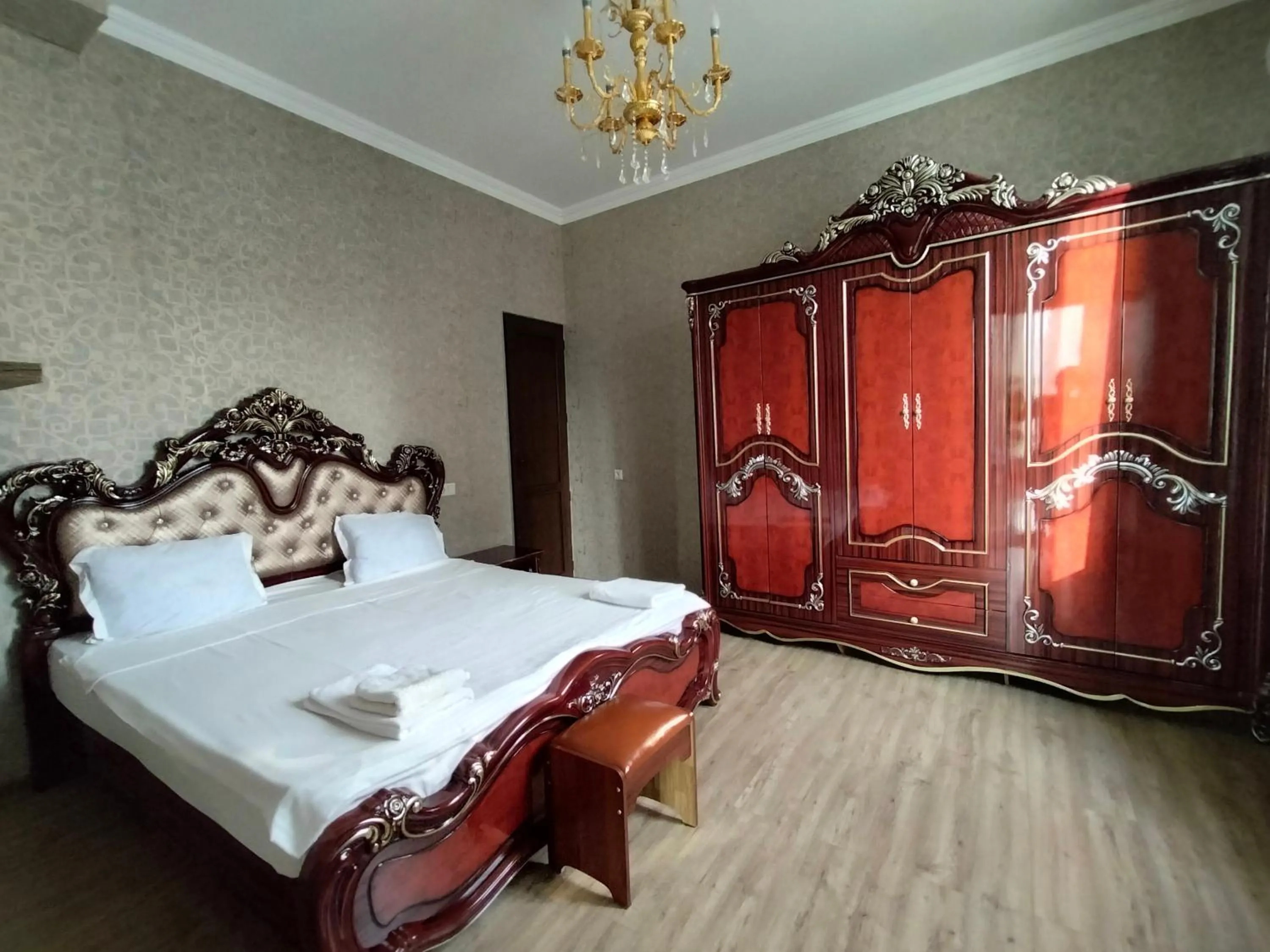 Photo of the whole room in New Star