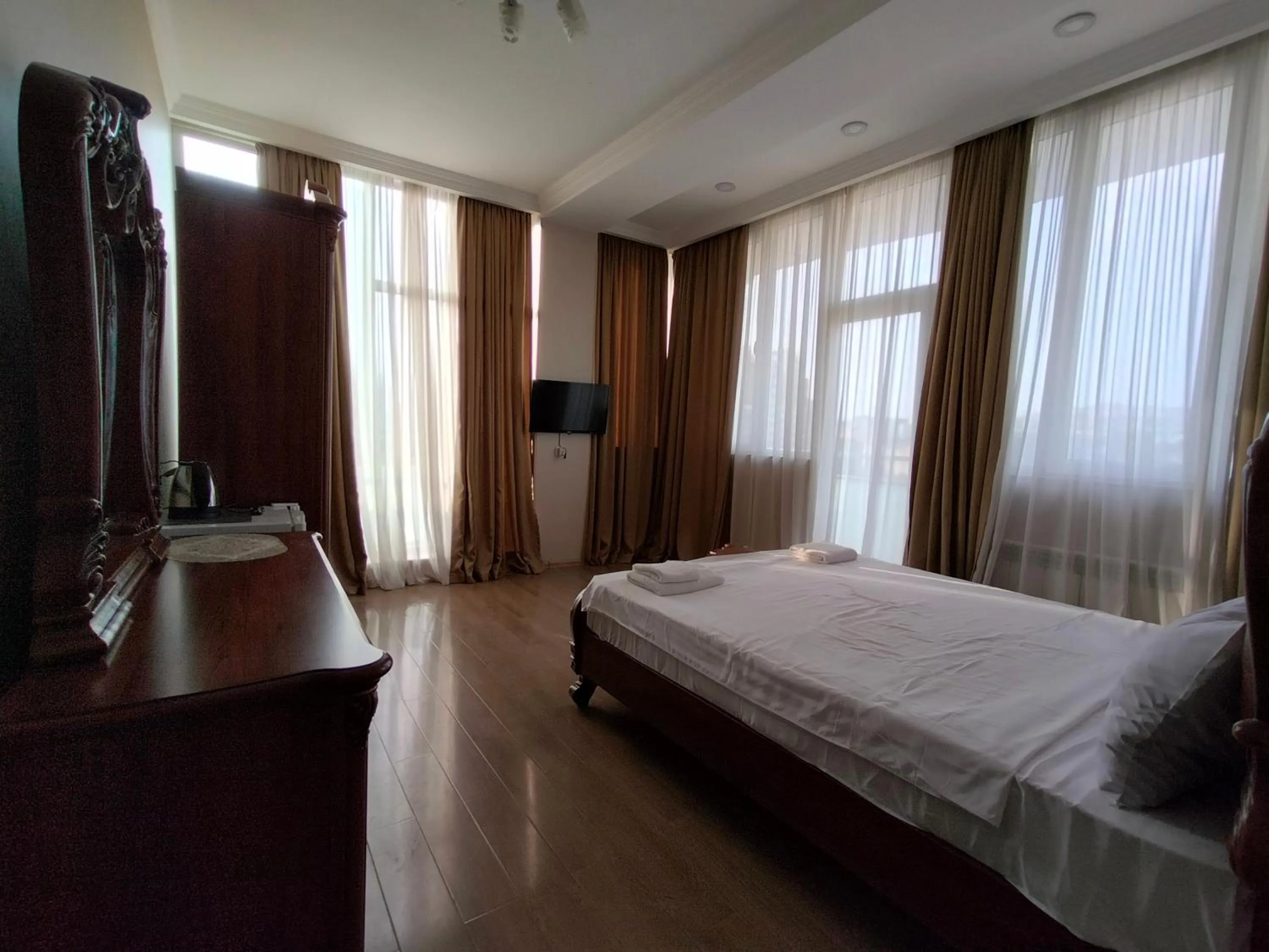 Photo of the whole room in New Star