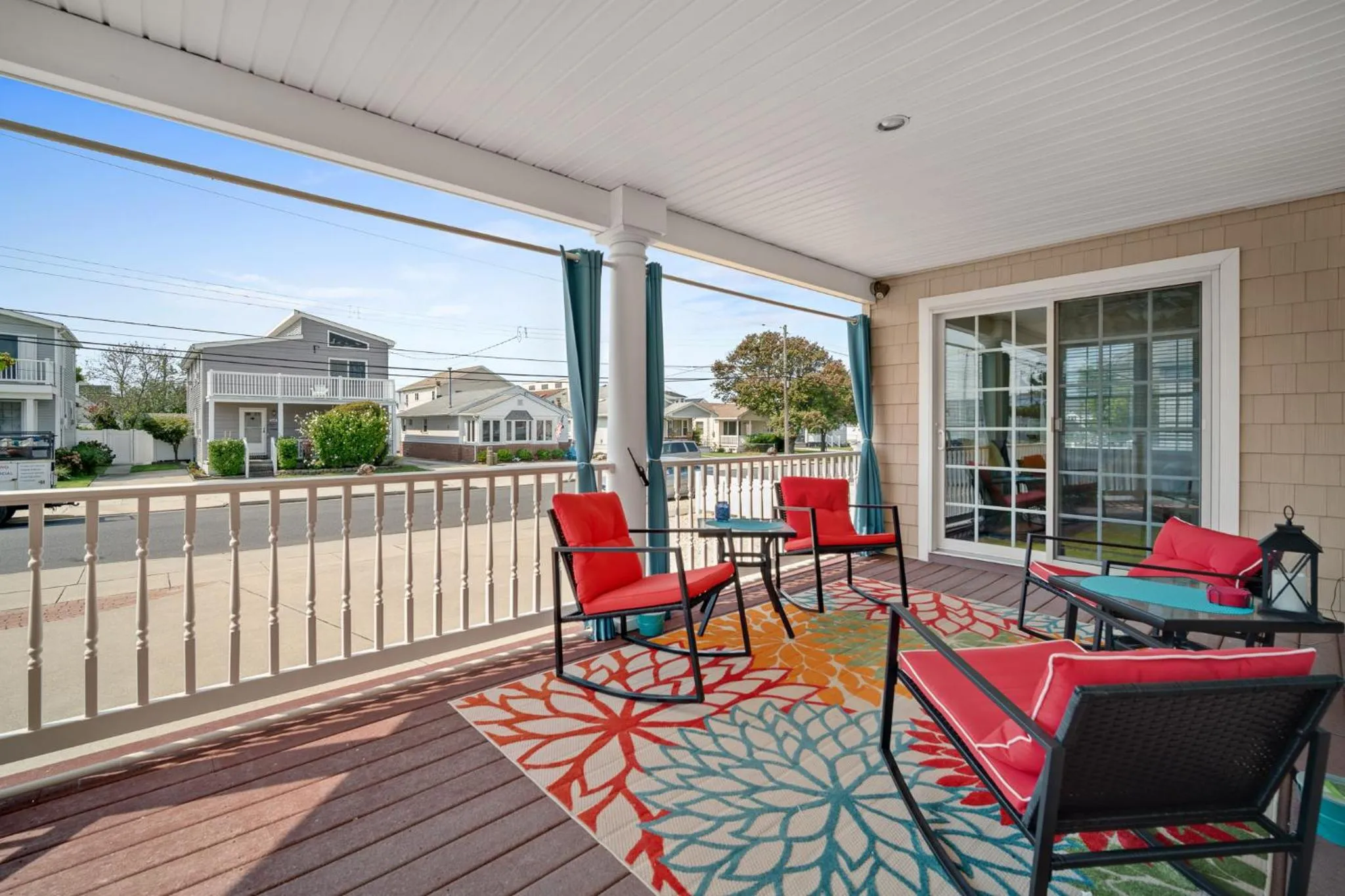 Balcony/Terrace in Exquisitely Large Home Block and a half to Beach