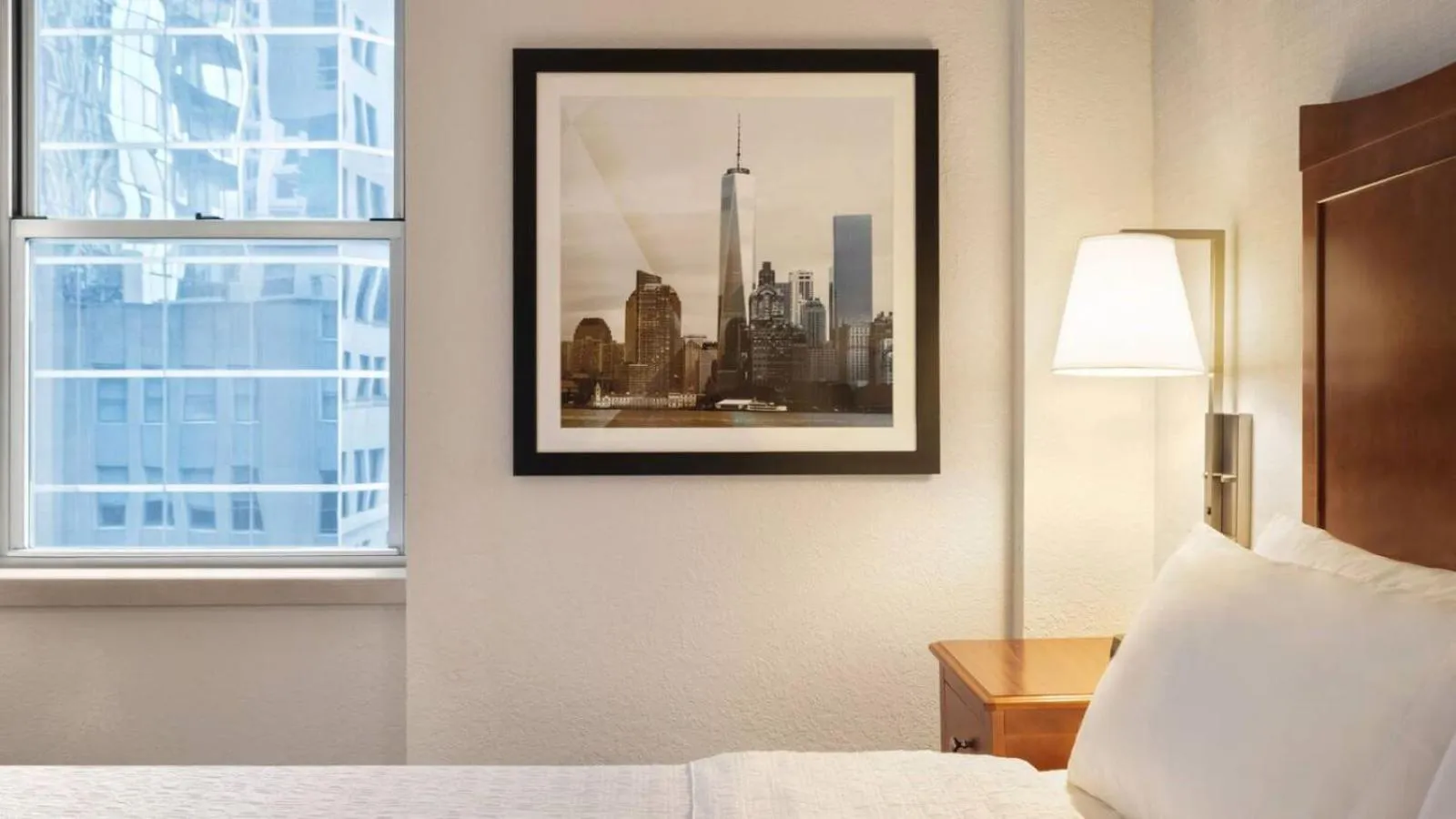 Decorative detail, Bed in Hampton Inn Manhattan/Downtown- Financial District