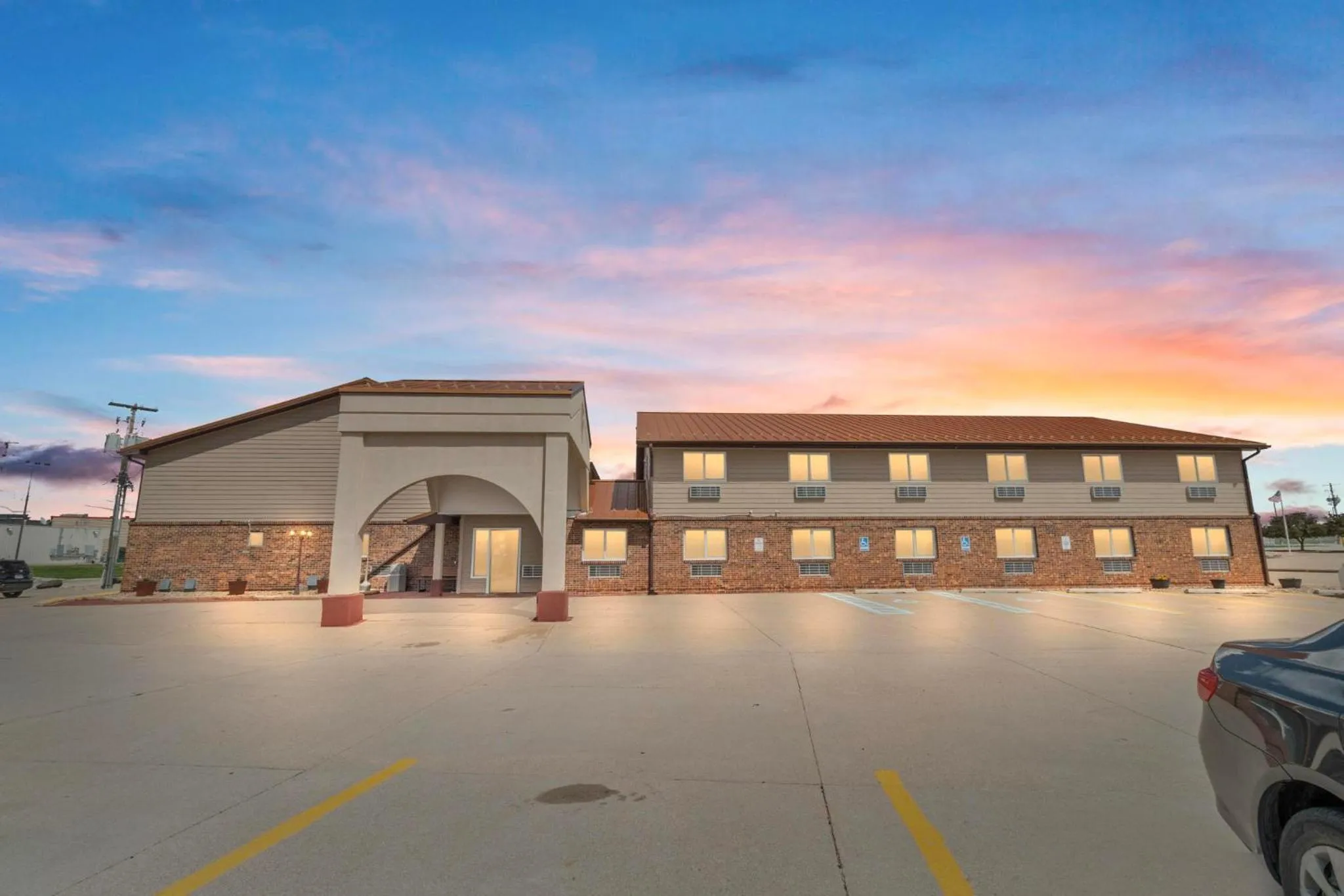 Sunset in Super 8 by Wyndham Ogallala