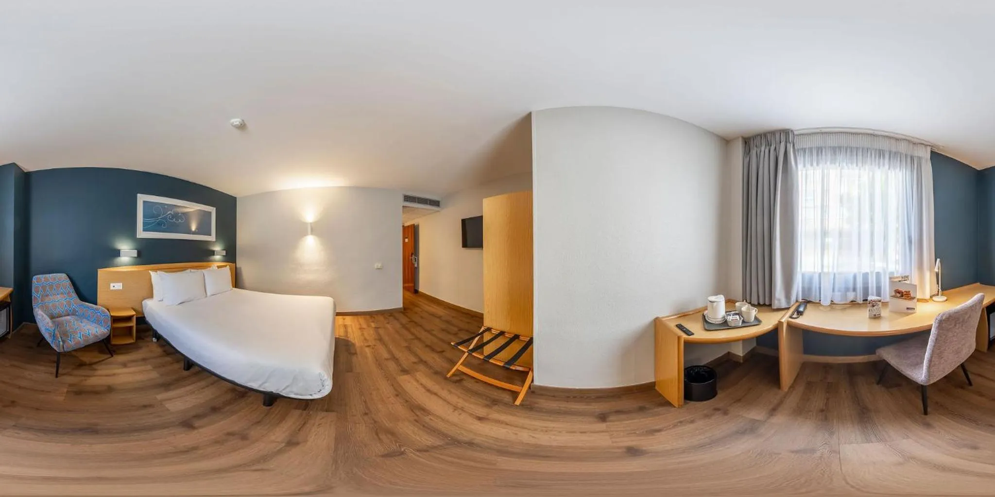 Bed in Travelodge Alicante Puerto