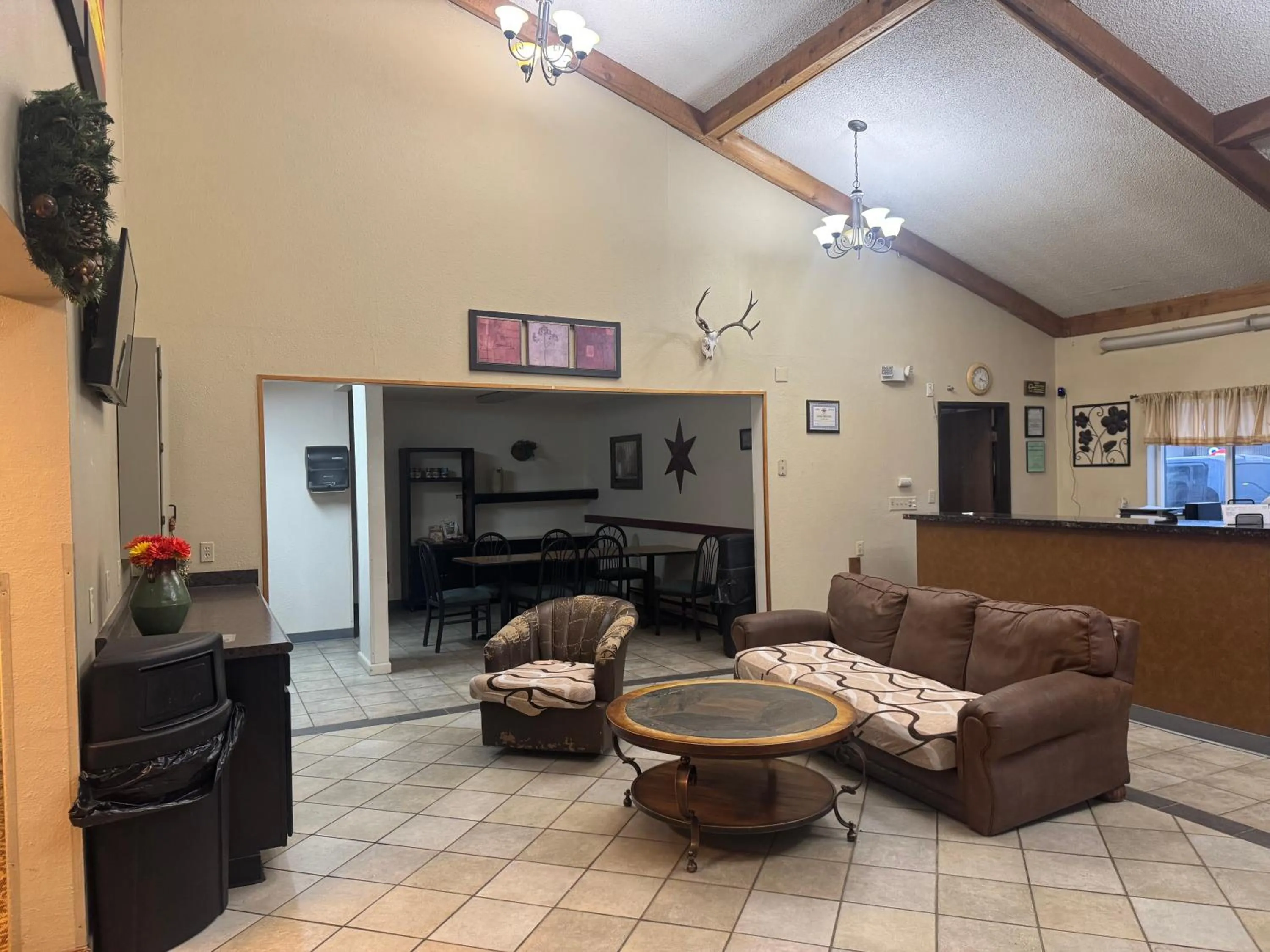 Seating area in Lone Tree Inn