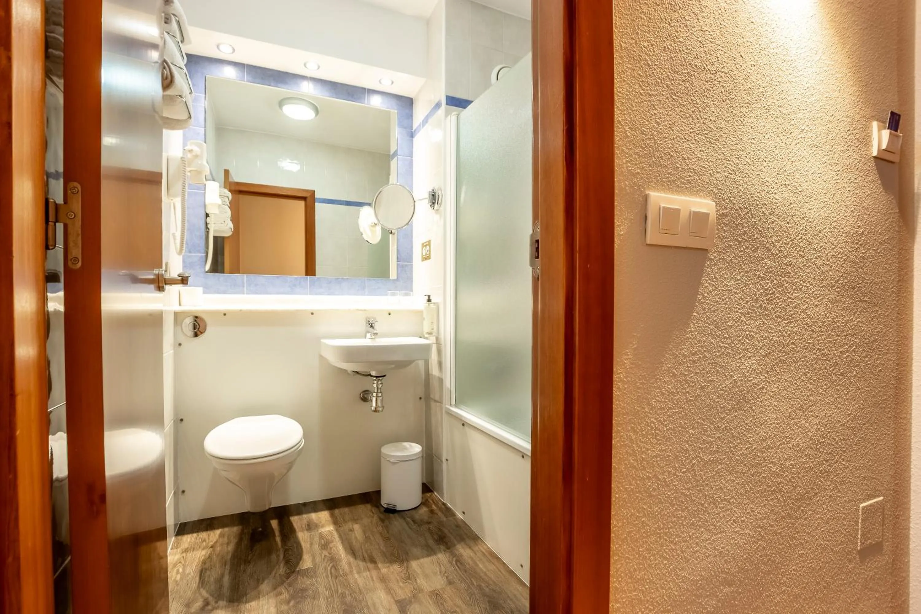 Bathroom in Travelodge Murcia