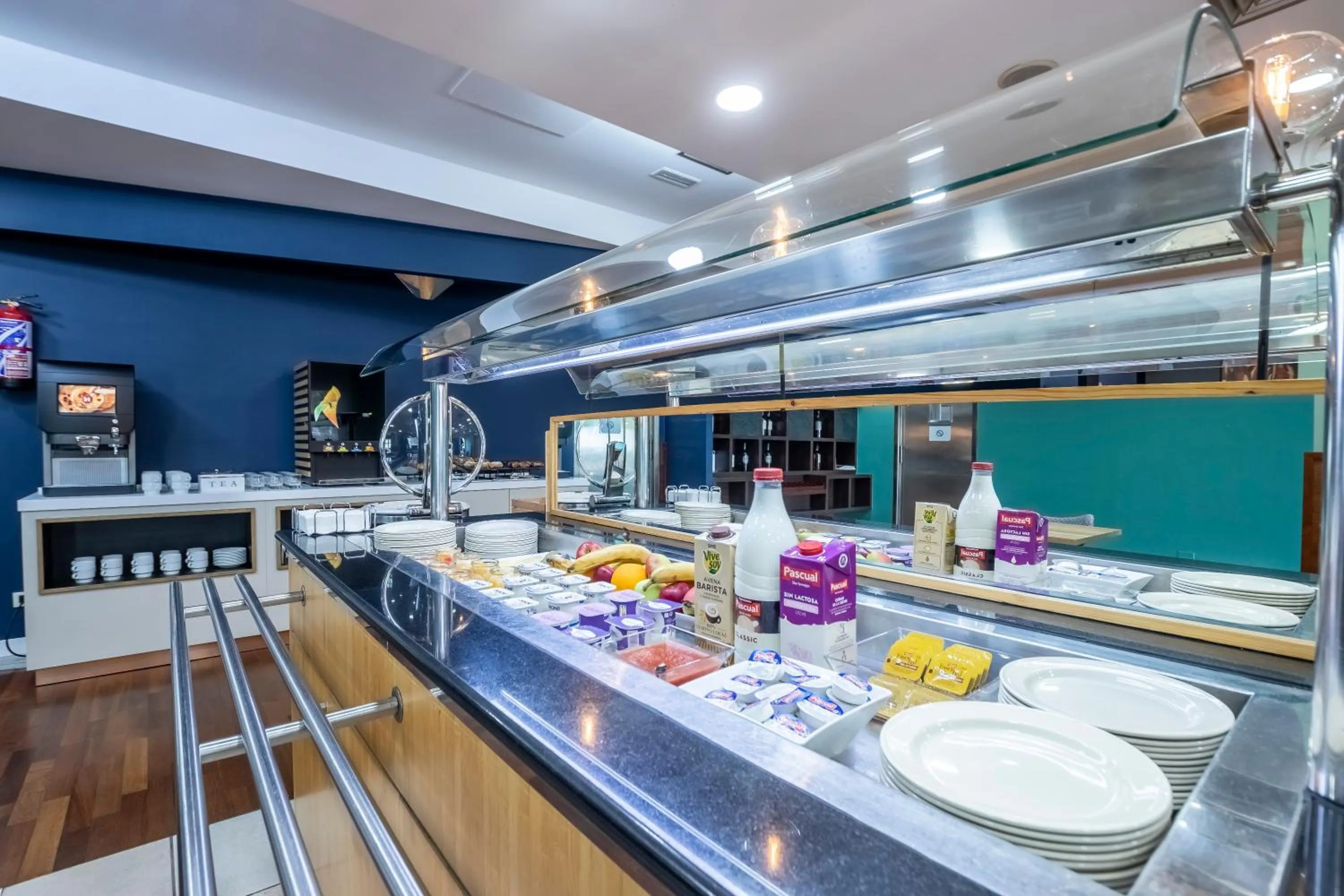 Buffet breakfast in Travelodge Murcia