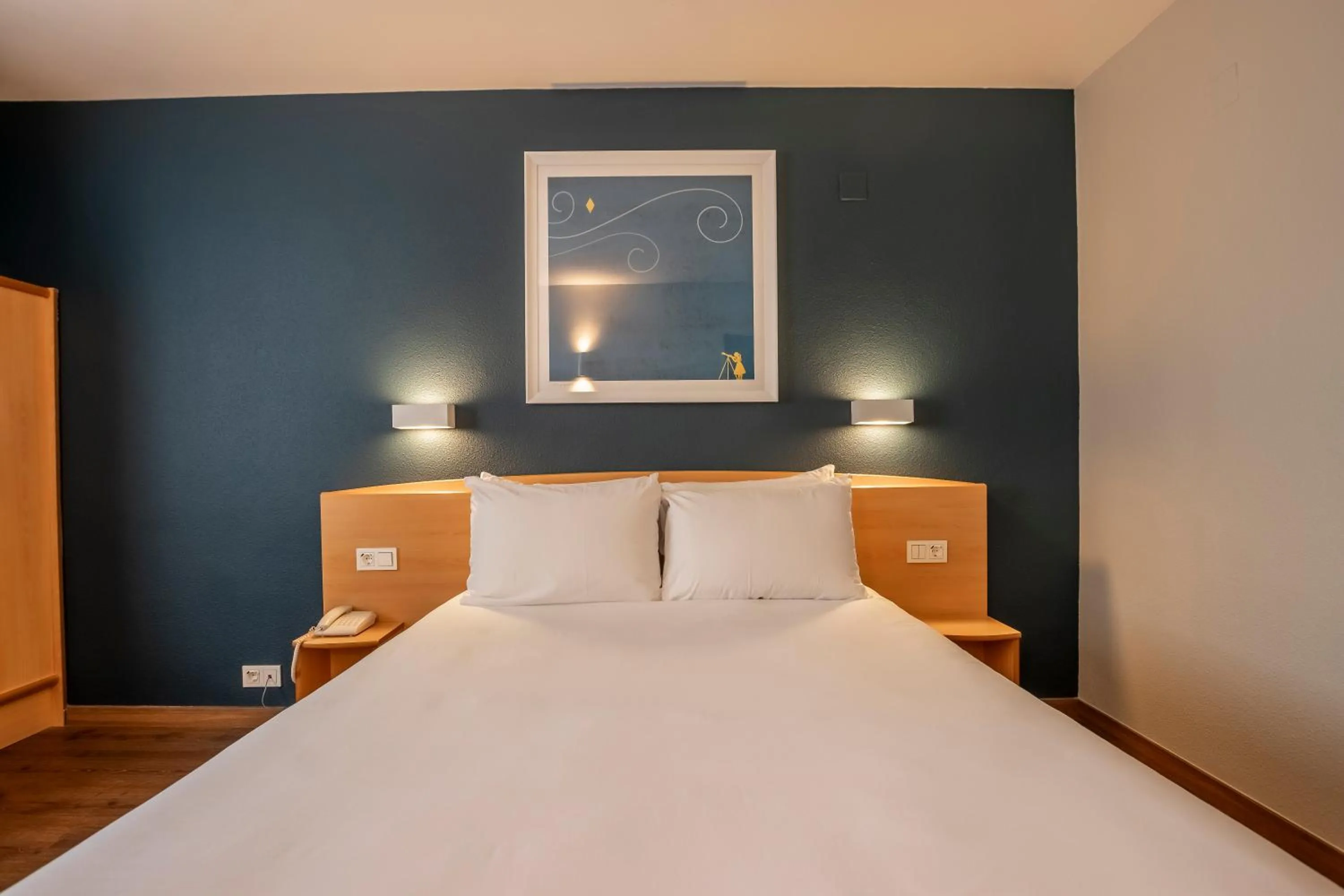 Photo of the whole room, Bed in Travelodge Murcia