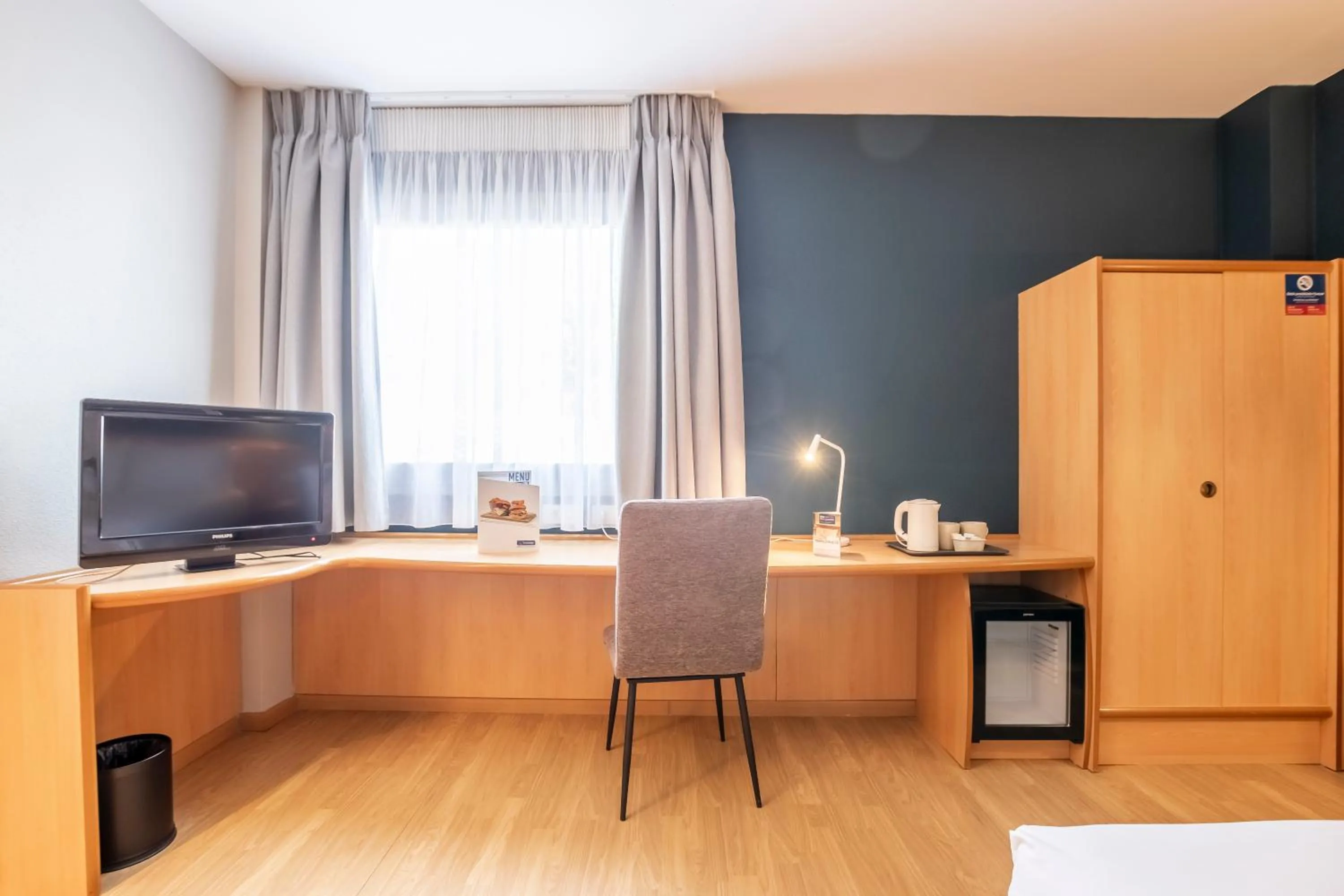 Photo of the whole room in Travelodge Murcia