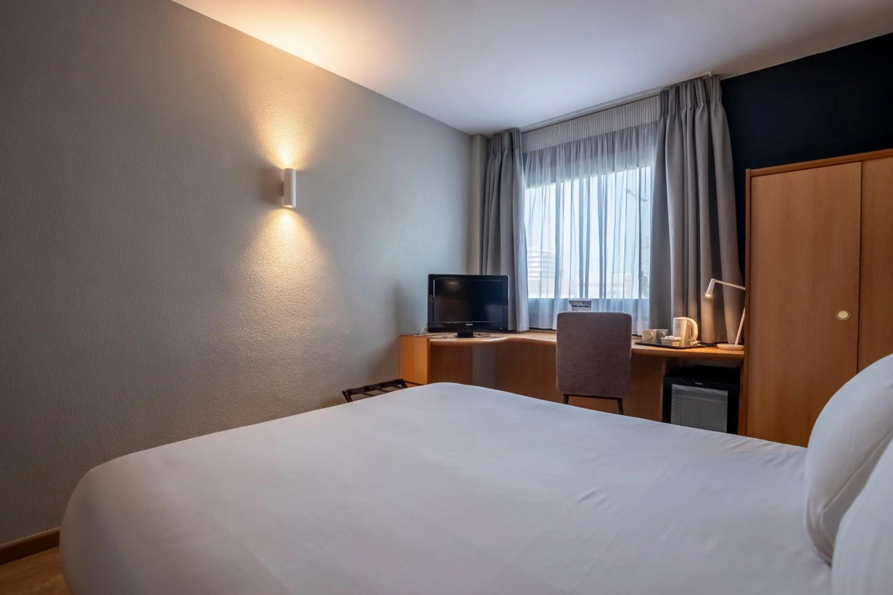 Photo of the whole room, Bed in Travelodge Murcia