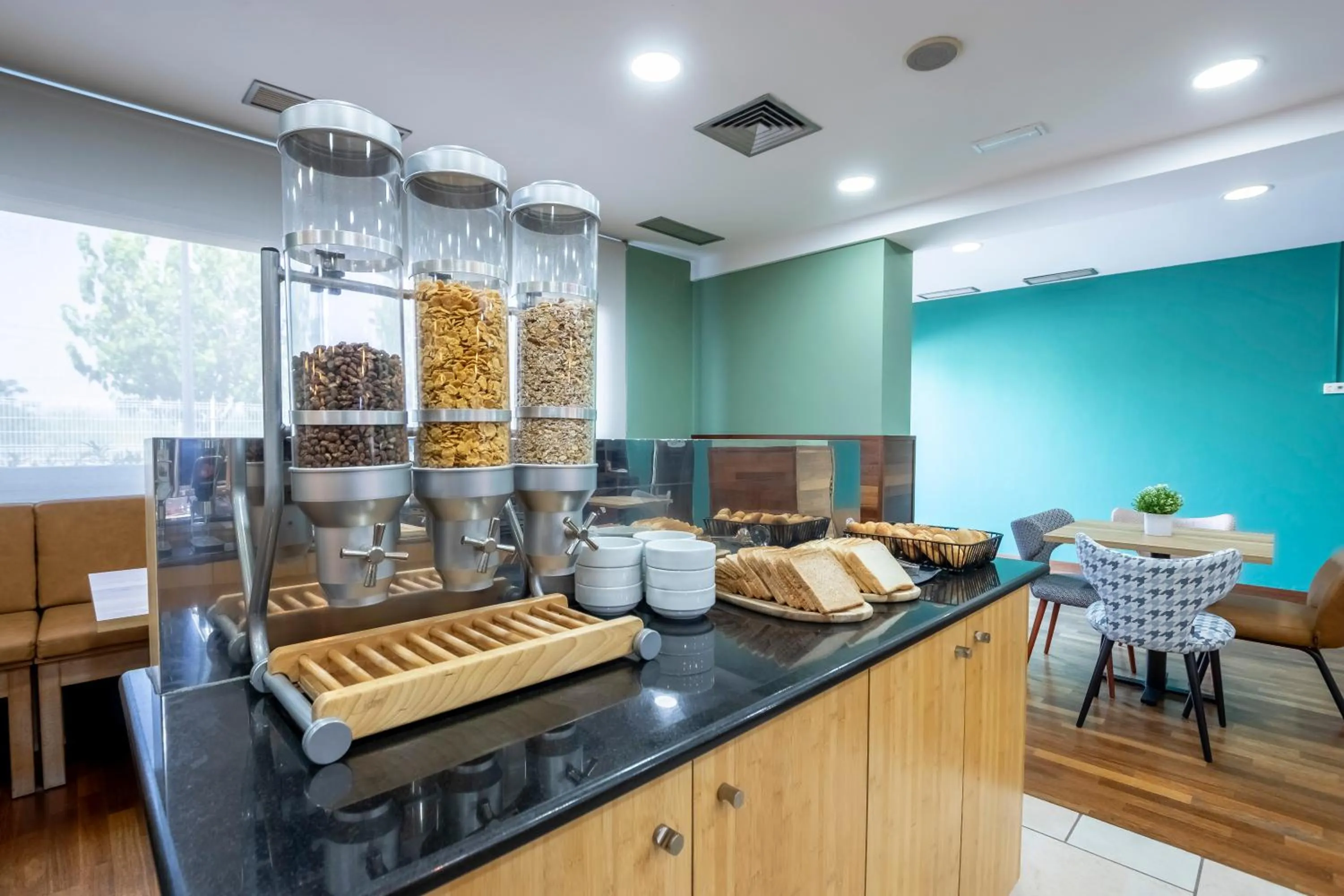 Buffet breakfast in Travelodge Murcia