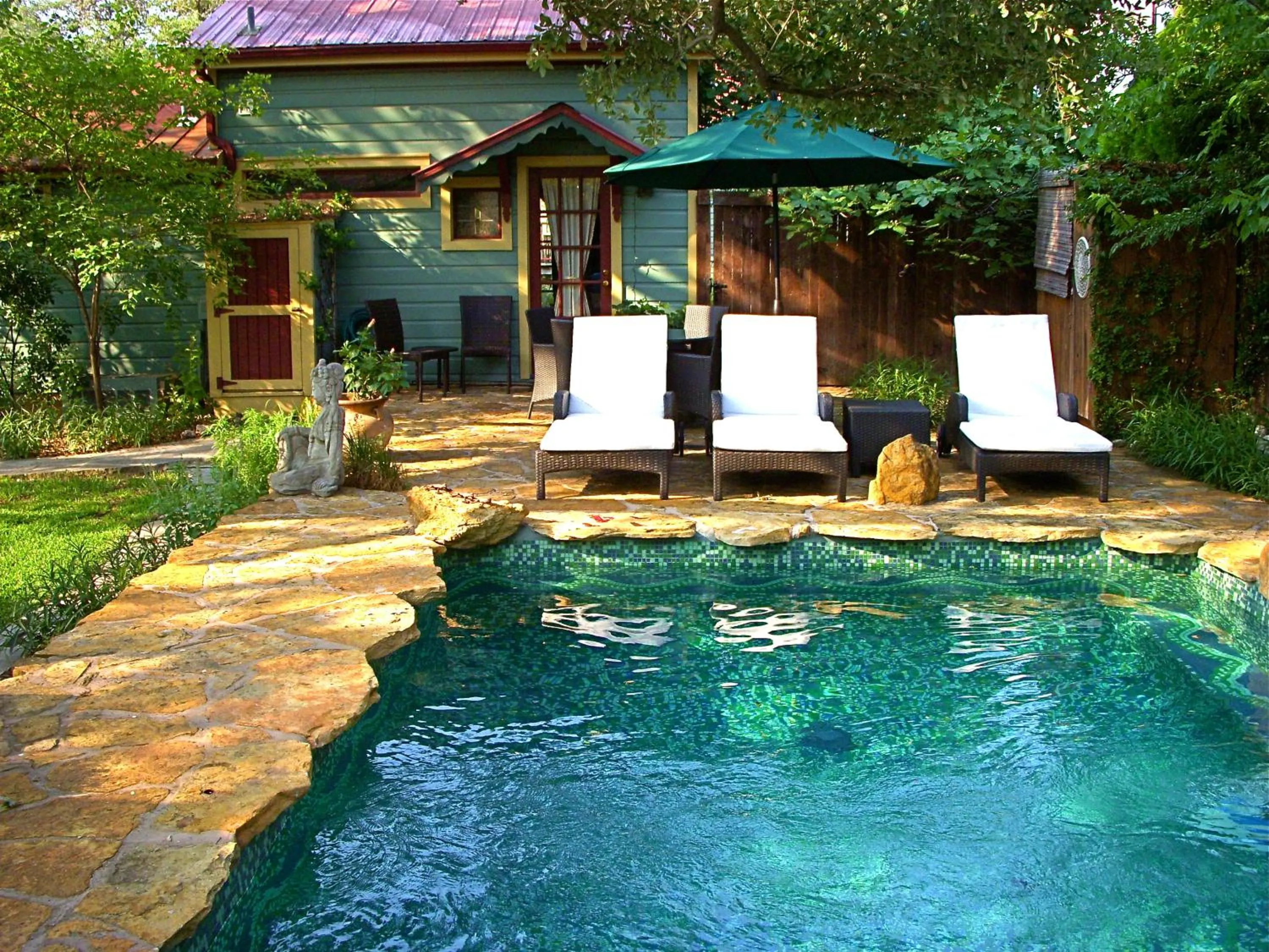 Pool view in Park Lane Guest House