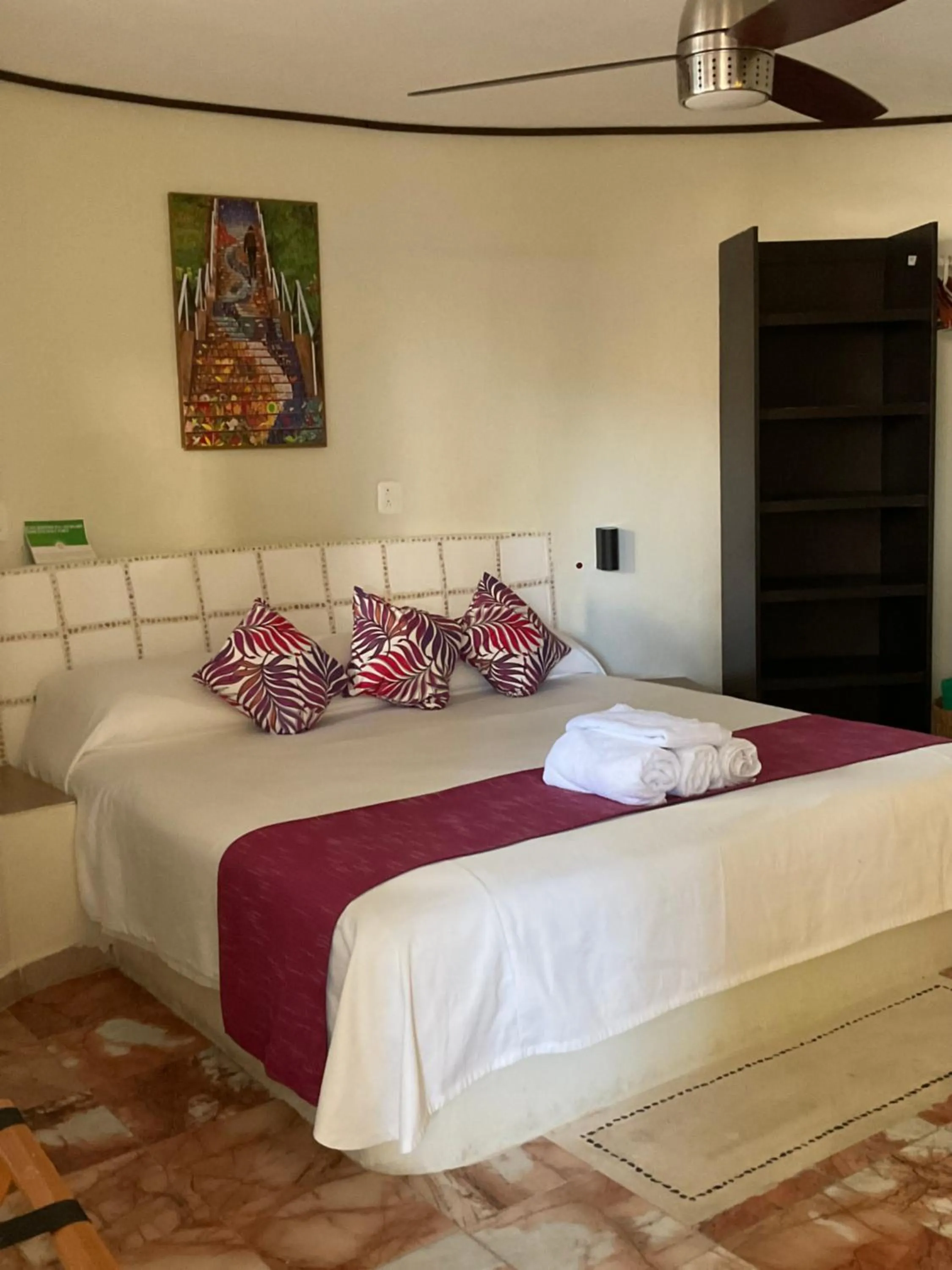 Bedroom, Bed in Maria's Kan Kin