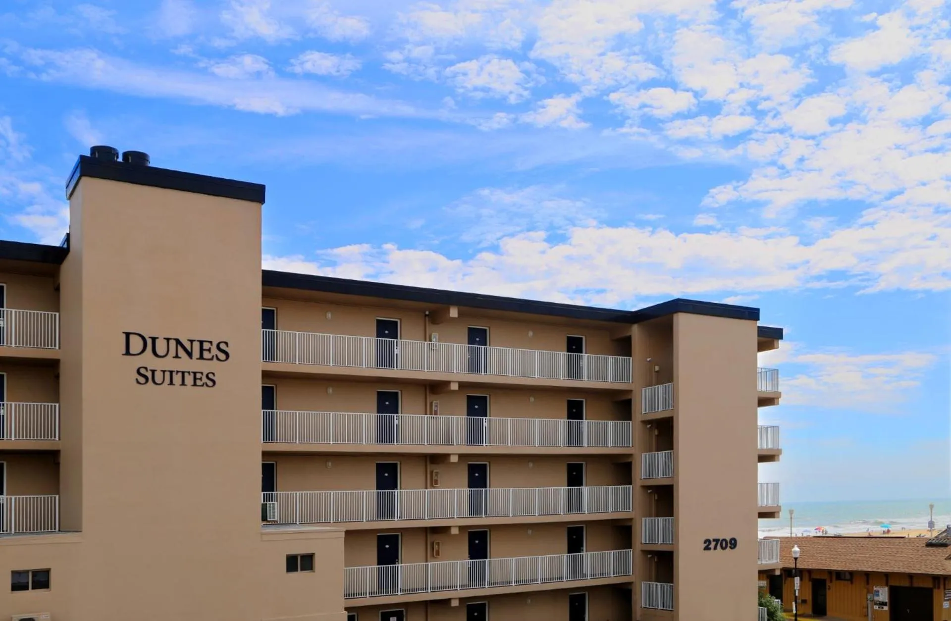 Property building in Dunes Suites Oceanfront