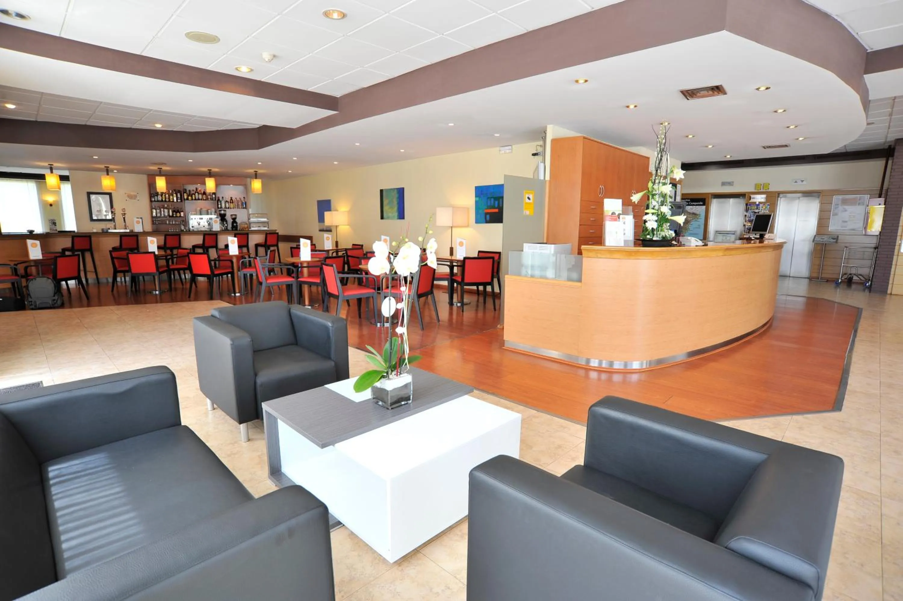 Lobby or reception in Travelodge Barcelona del Vallés