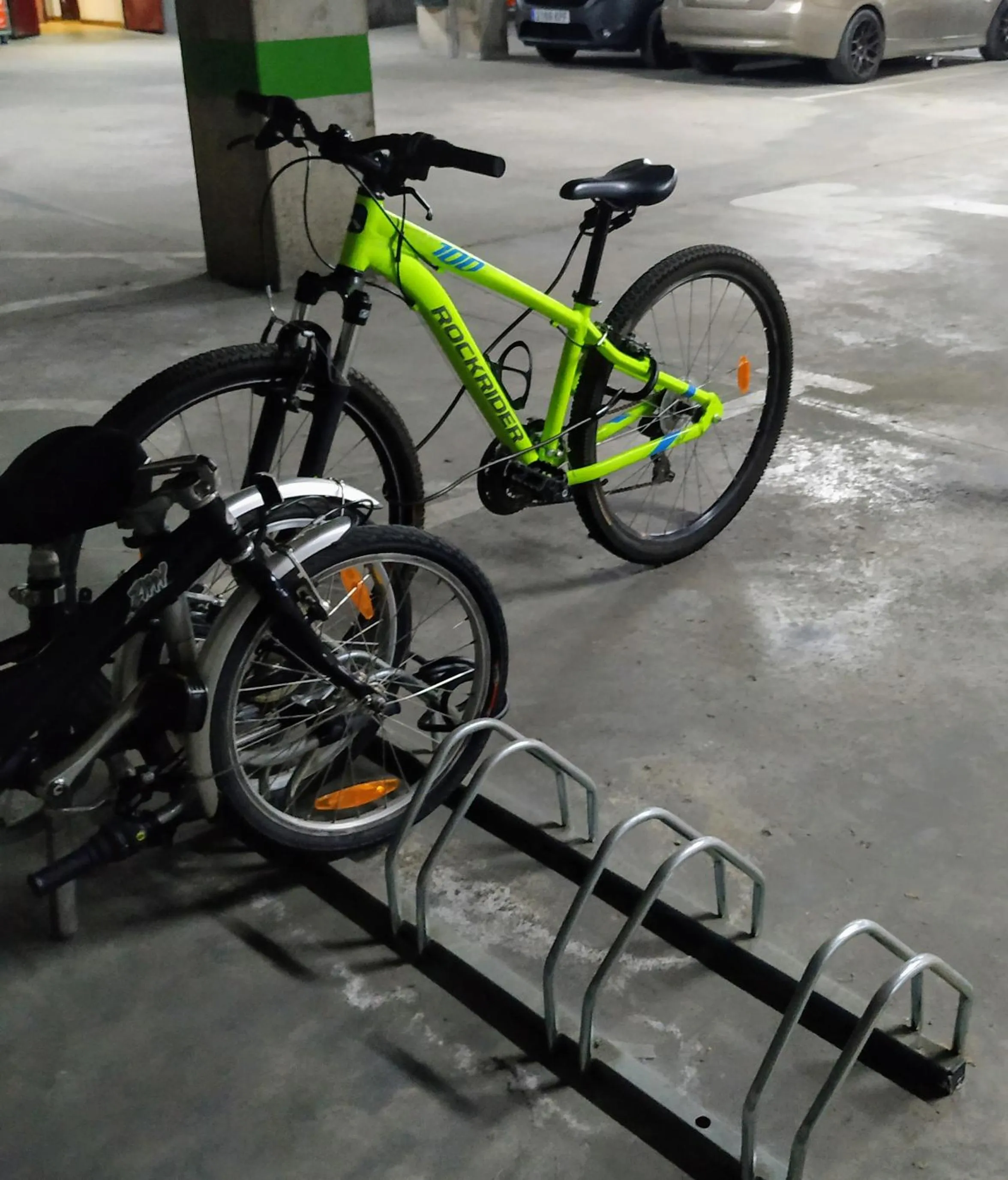 Parking in Travelodge Barcelona del Vallés