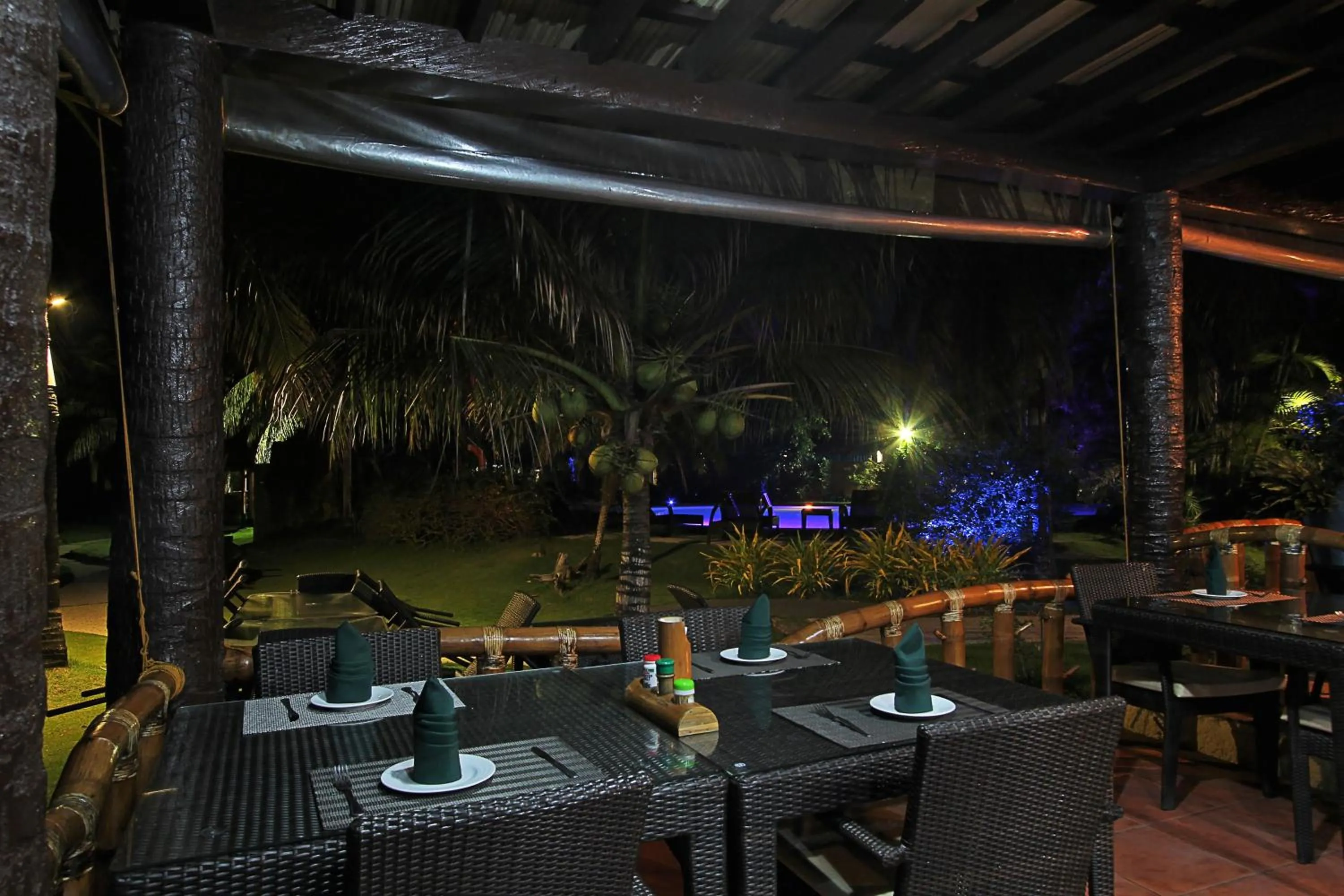 Restaurant/places to eat in Thalatta Resort