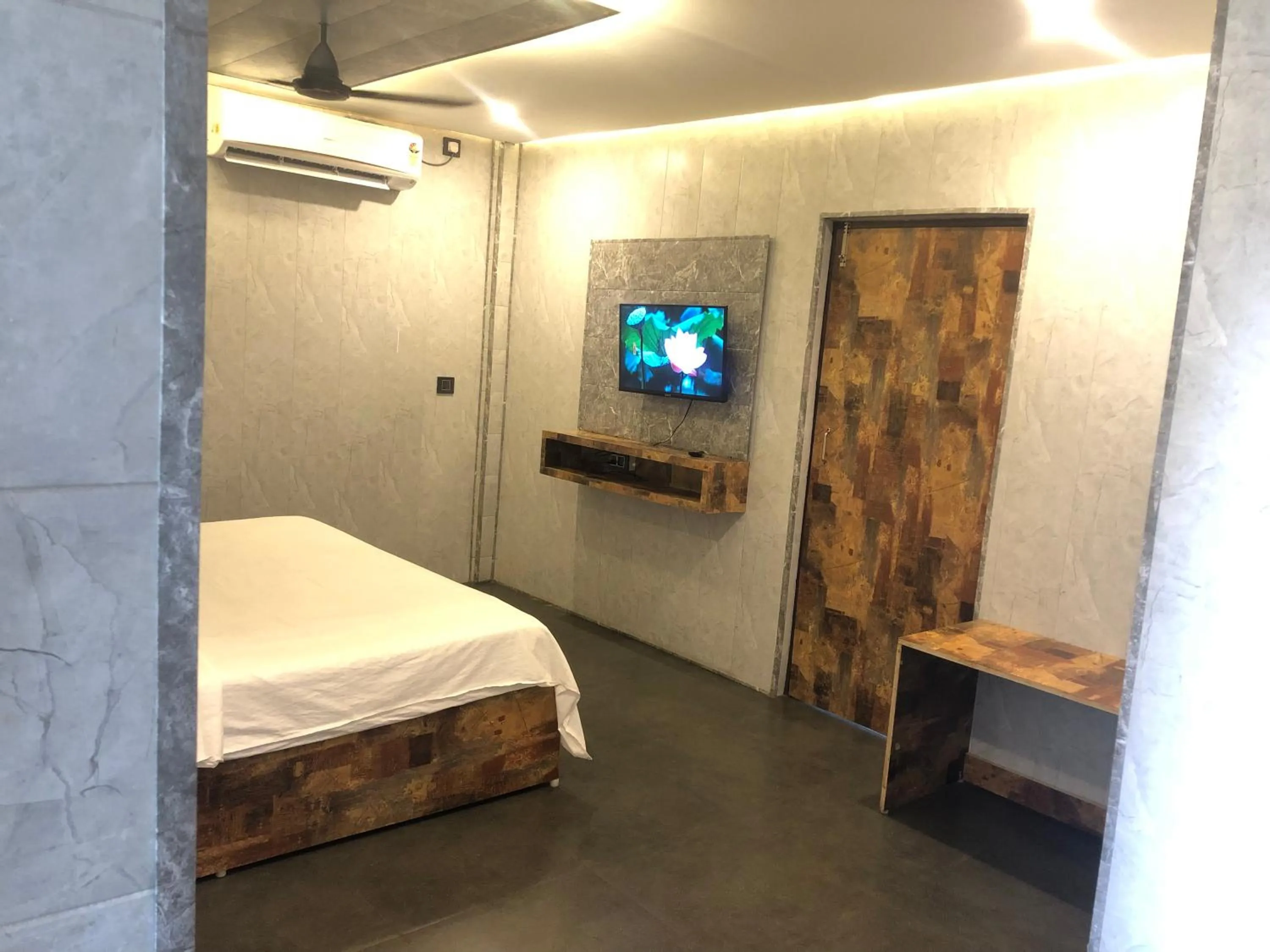 Bedroom, Bed in Aariv Inn BAGA BEACH