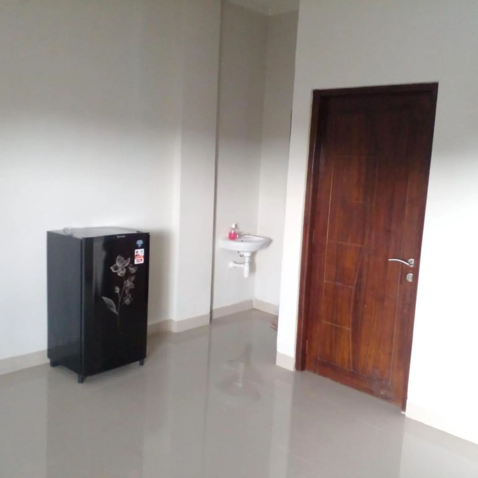 Living room in Lembunai By Four-G