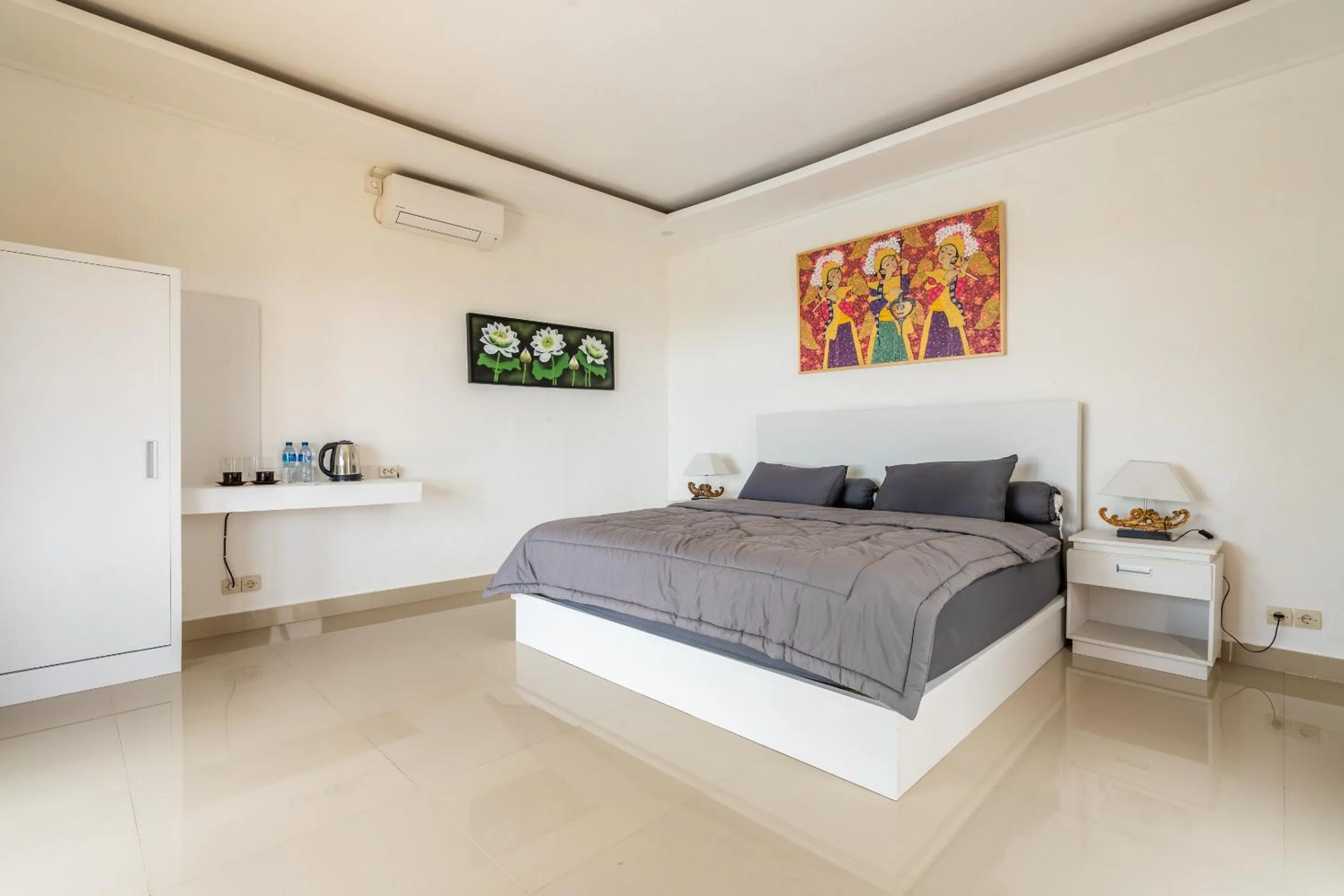 Bed in Pini Sentana Village Nusa Penida