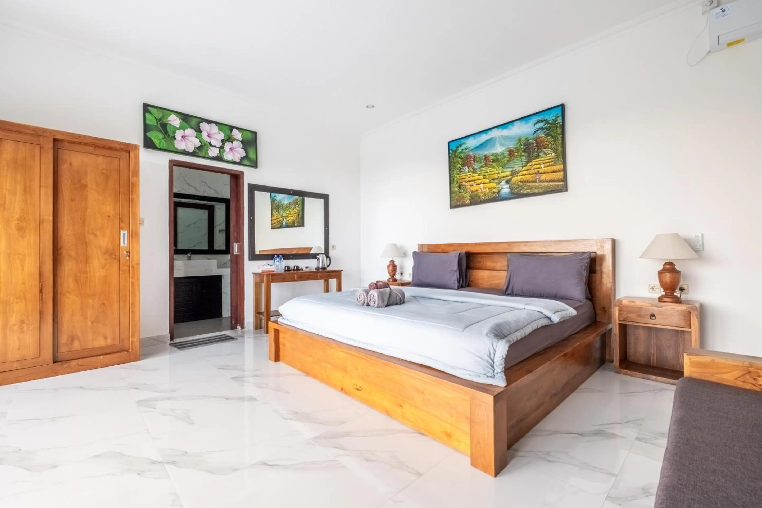 Bed in Pini Sentana Village Nusa Penida