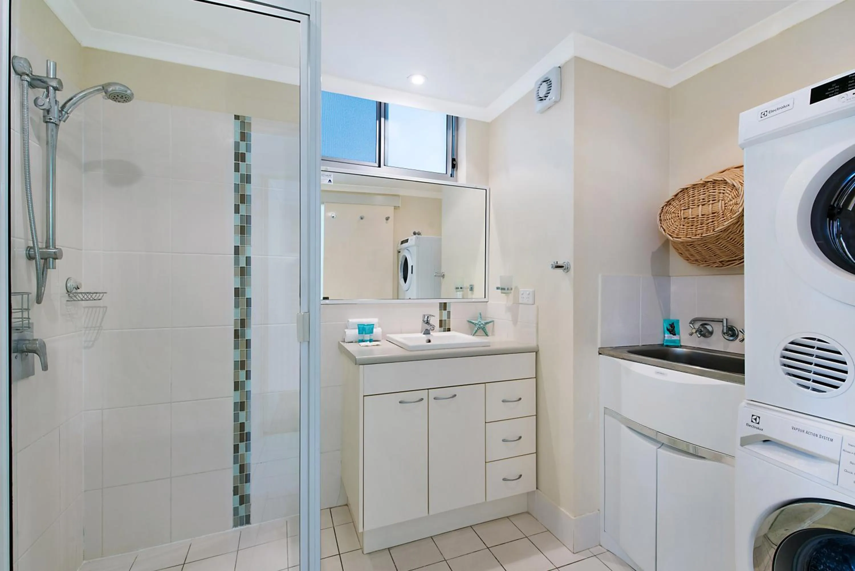 Shower in Joanne Apartments