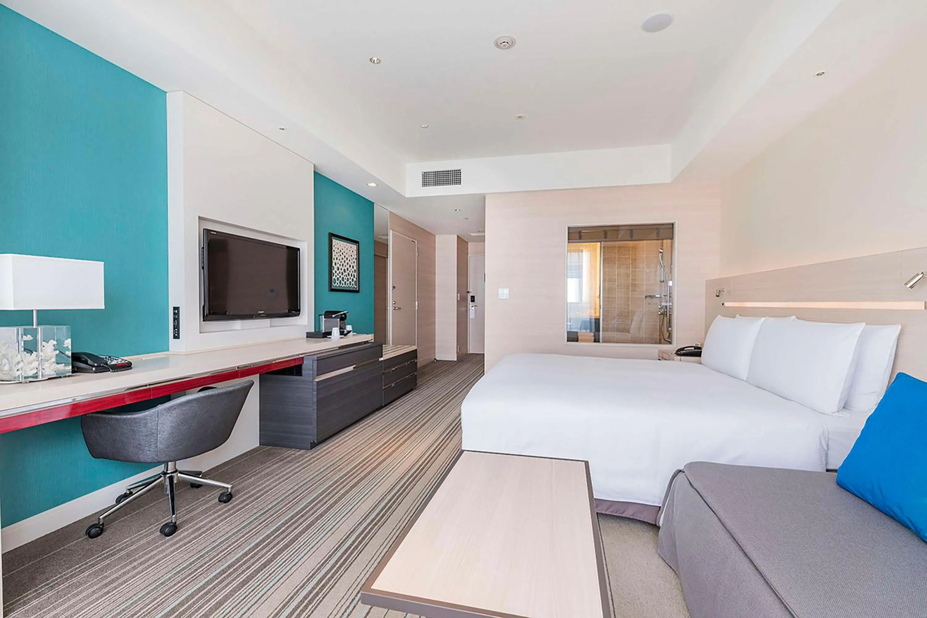 Bedroom, Bed in Hilton Okinawa Chatan Resort