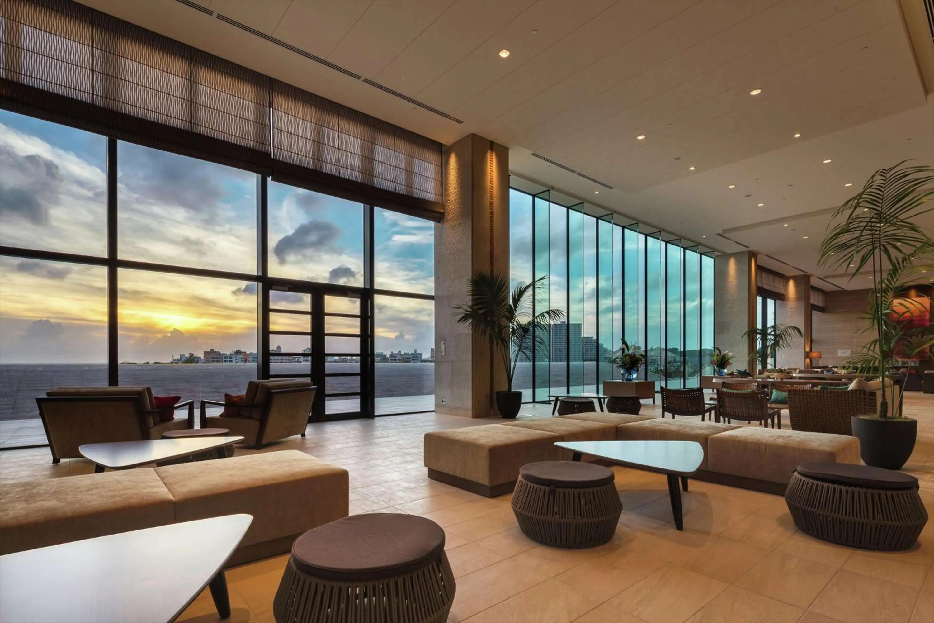 Lobby or reception in Hilton Okinawa Chatan Resort