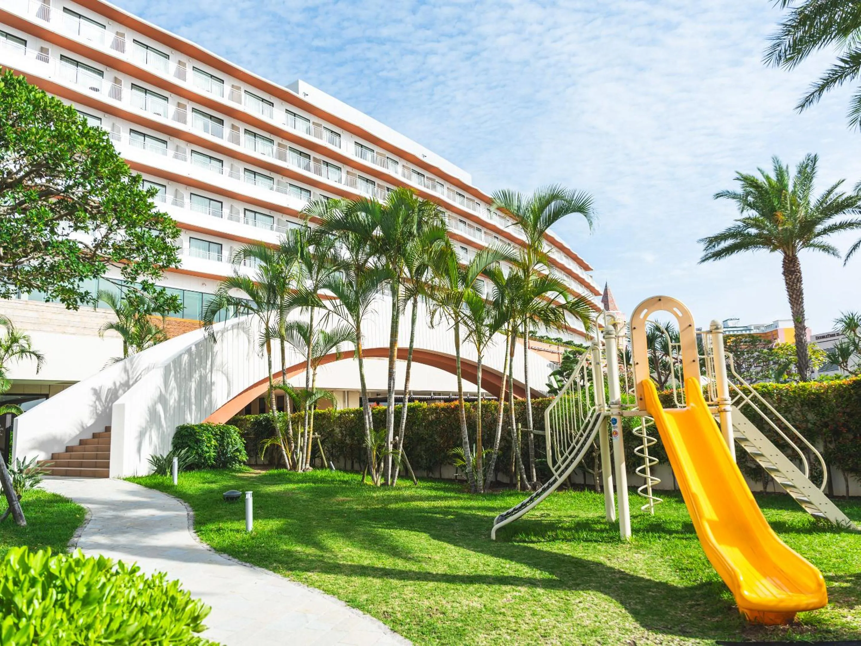 Swimming pool in Hilton Okinawa Chatan Resort
