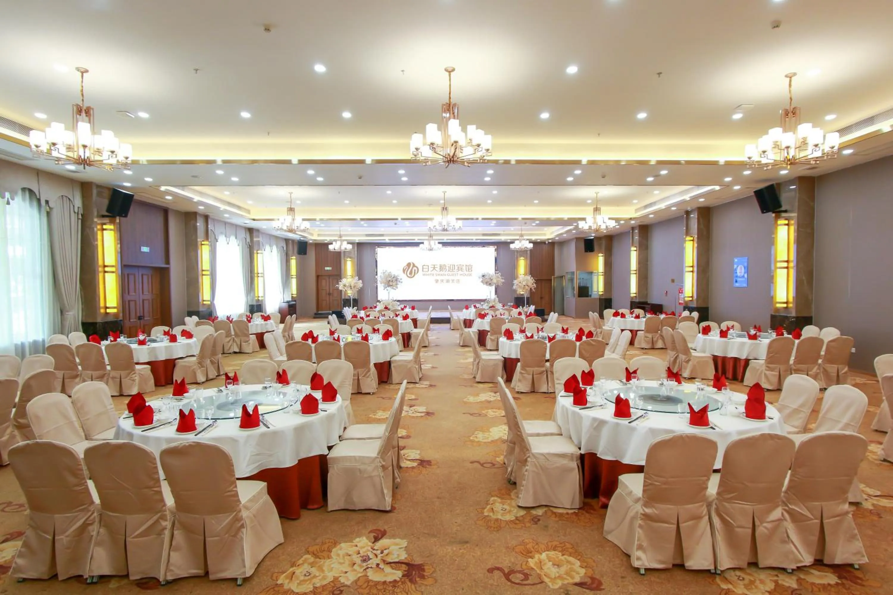 Restaurant/places to eat in White Swan Guest House