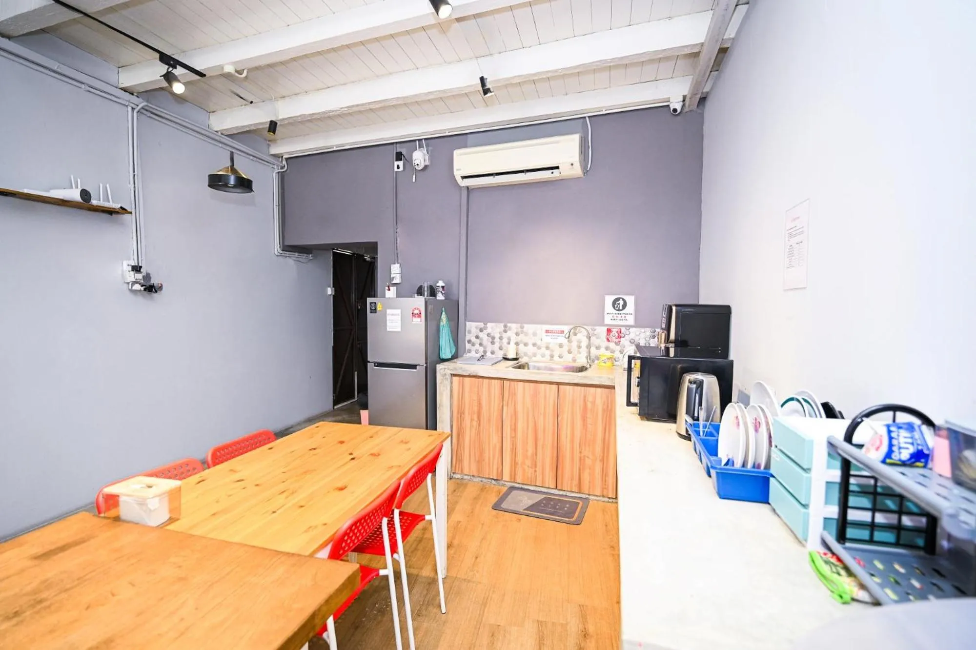 Swing & Pillows @ Beach Street