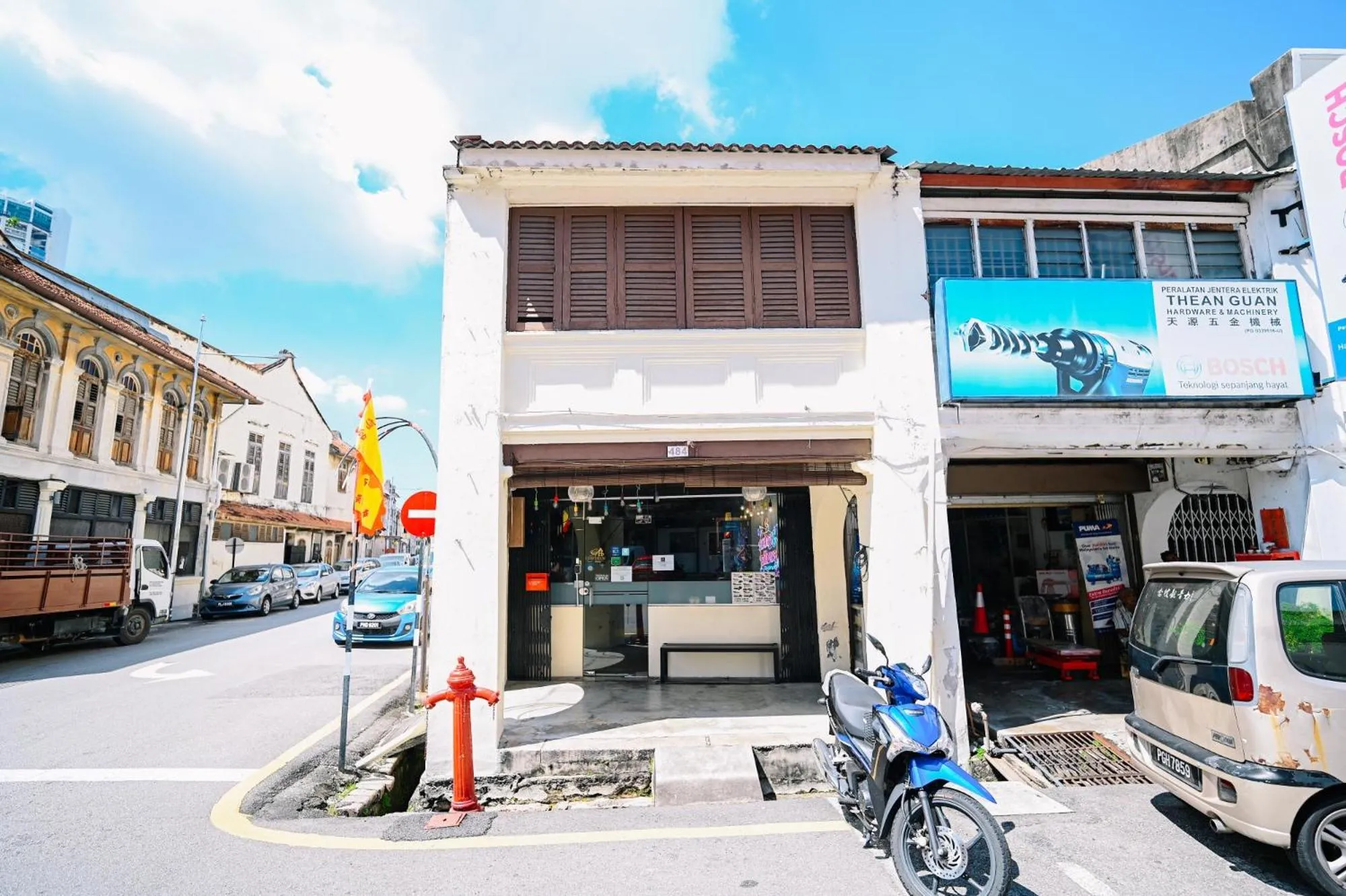 Swing & Pillows @ Beach Street