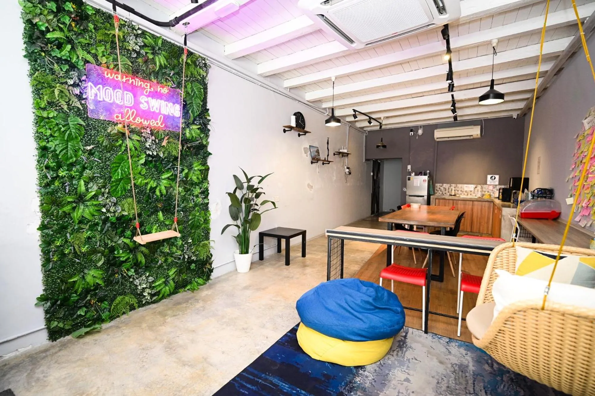 Swing & Pillows @ Beach Street