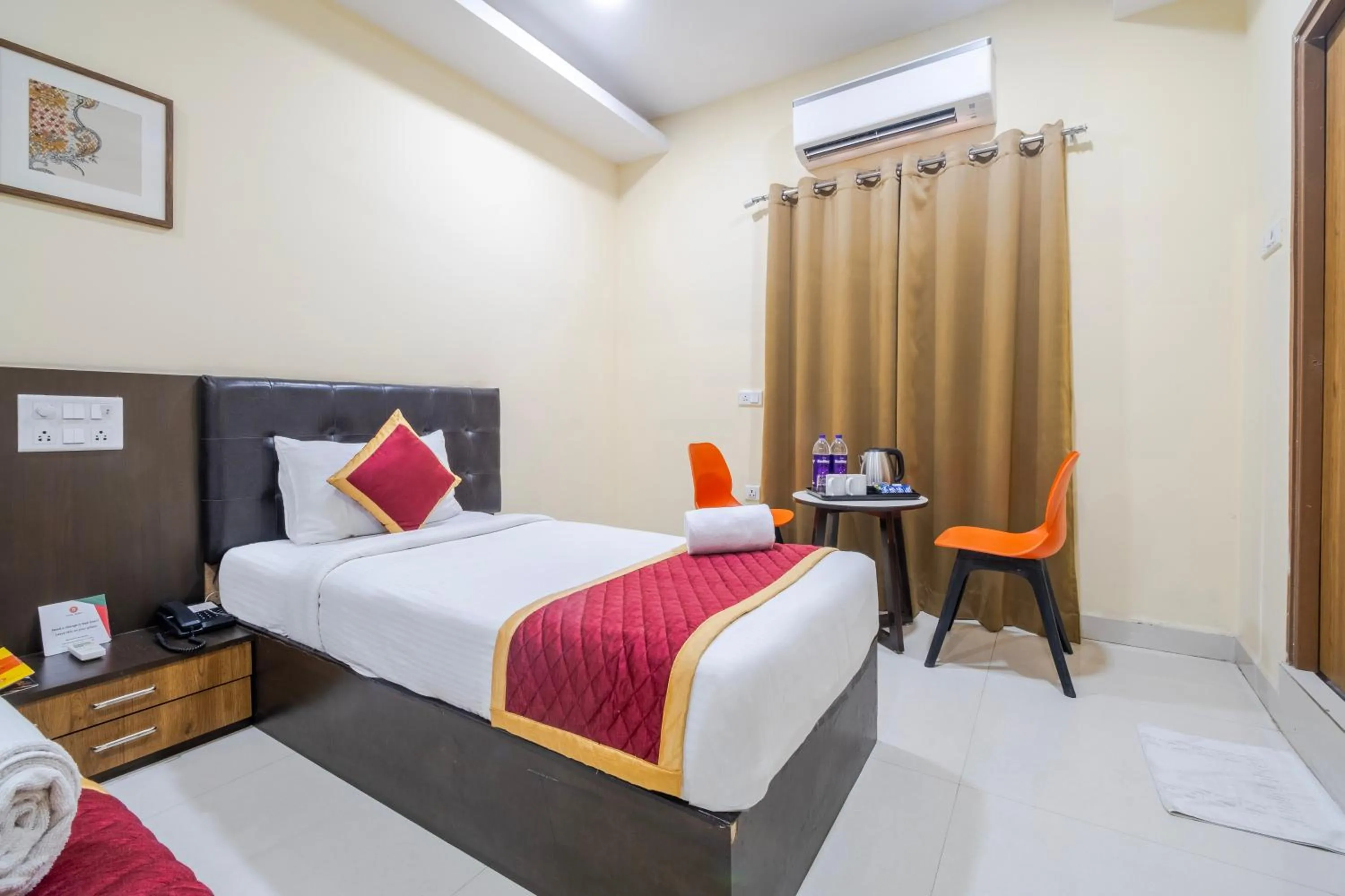 Bedroom, Bed in Lemonridge Hotels Kukatpally