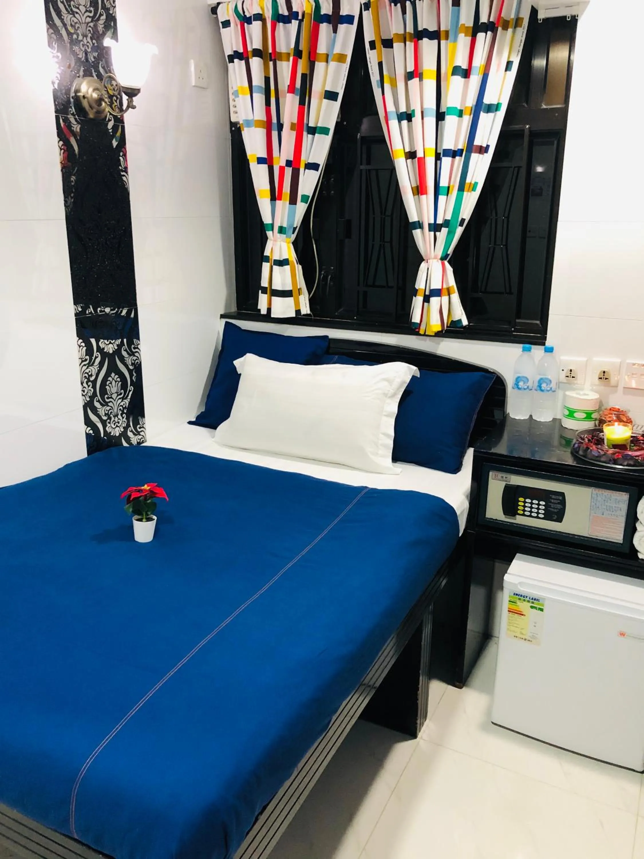 cot, Bed in Australia Lounge