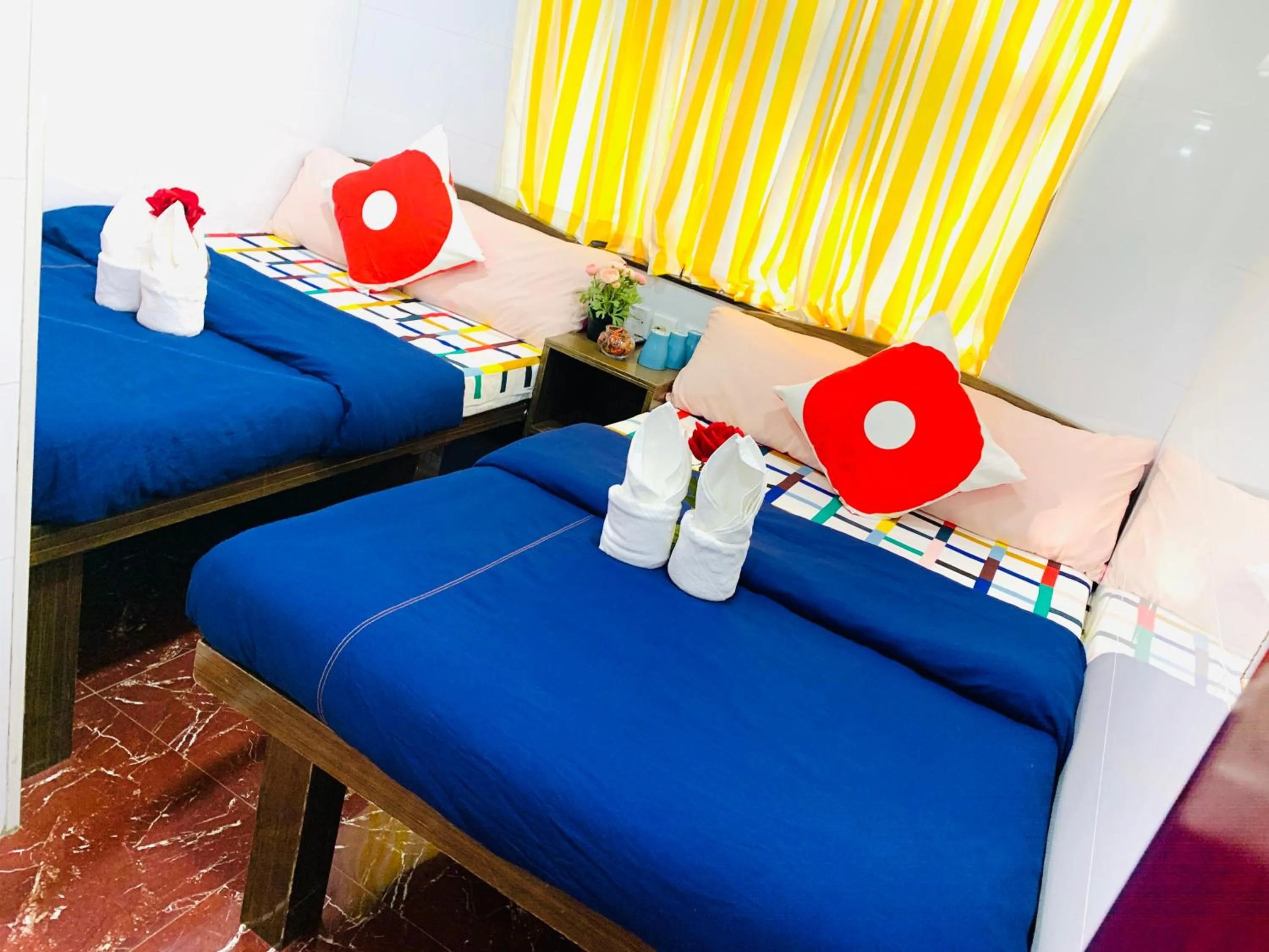 cot in Australia Lounge