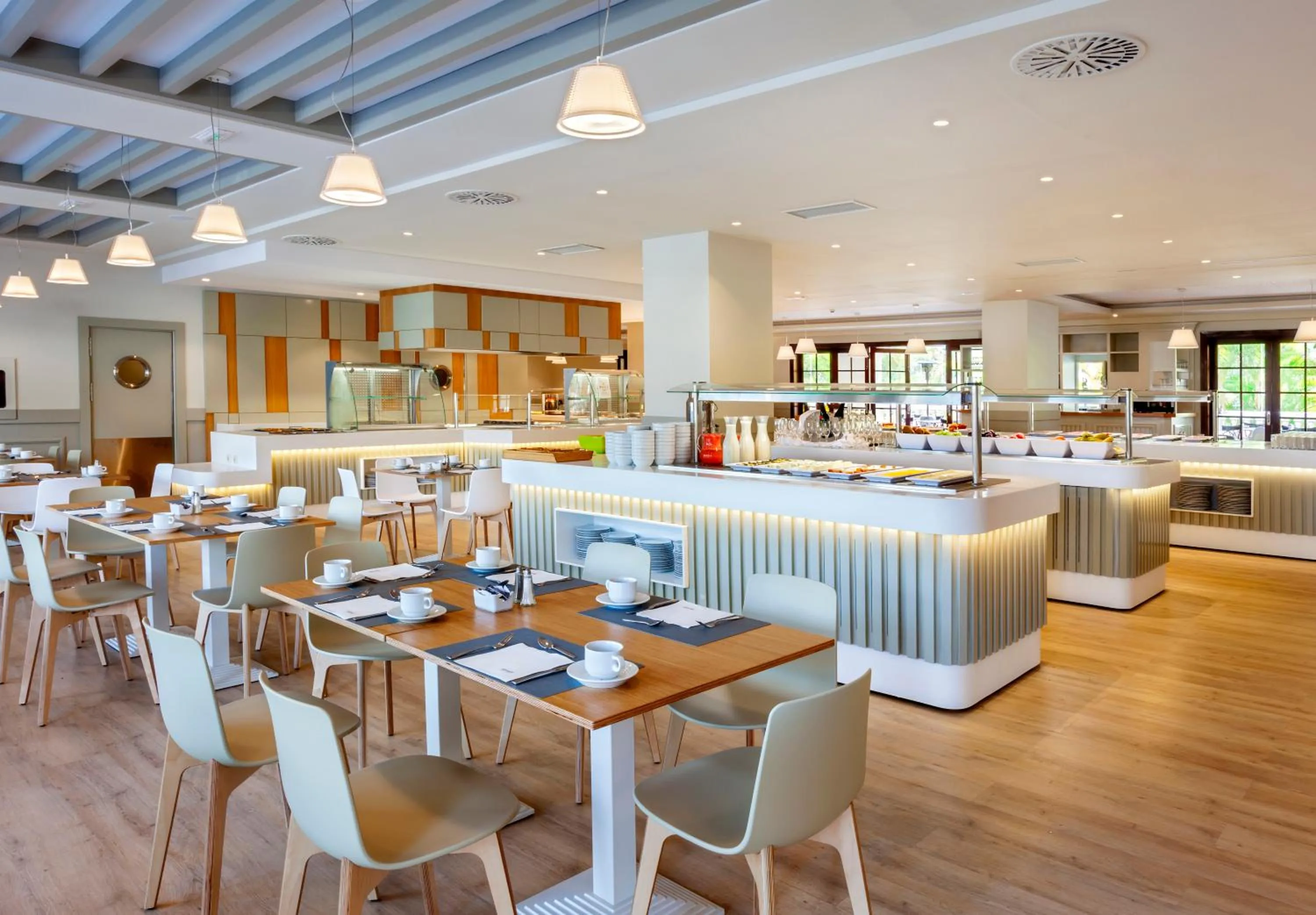 Restaurant/places to eat in Barceló Marbella