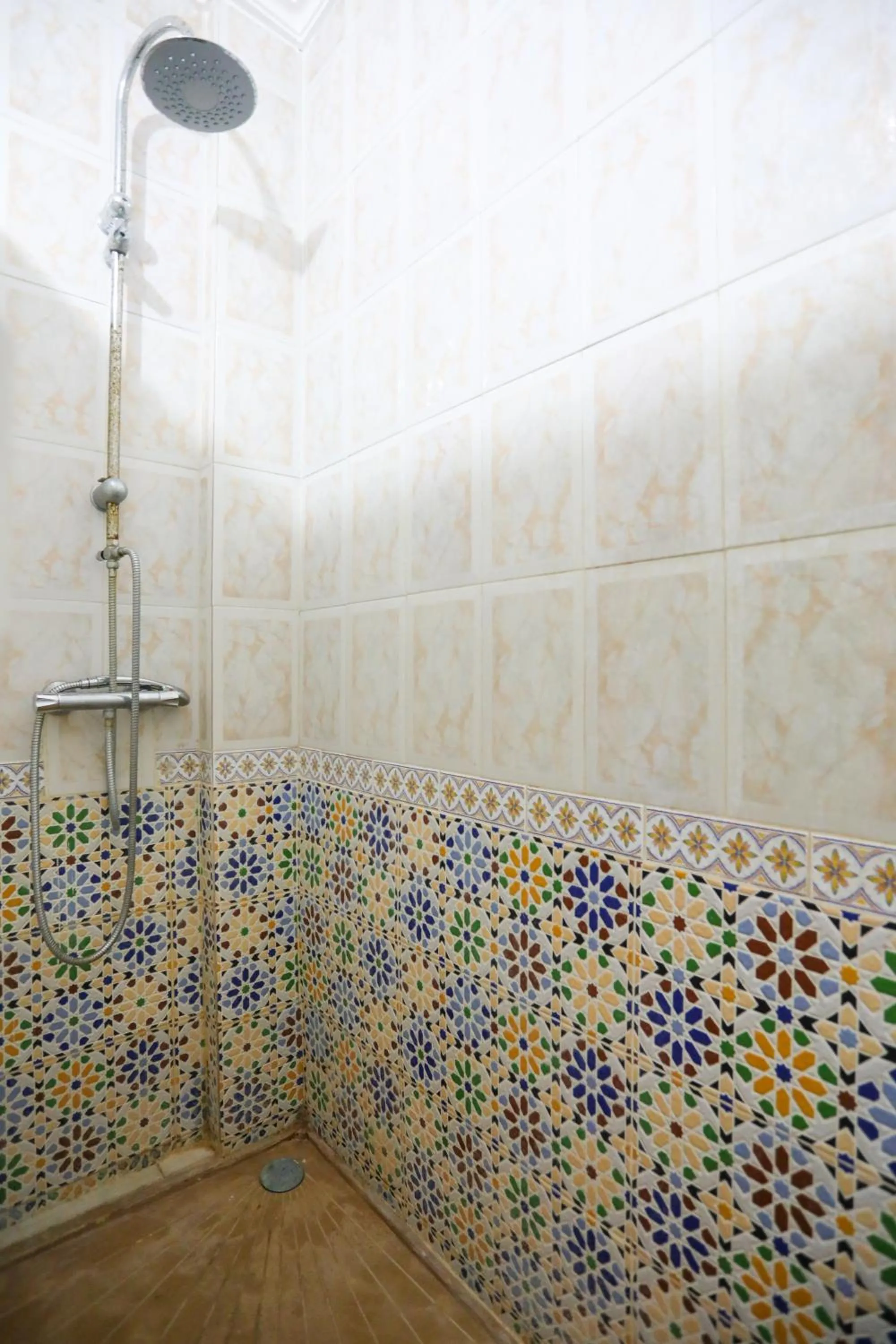 Shower in nagjir centre ville